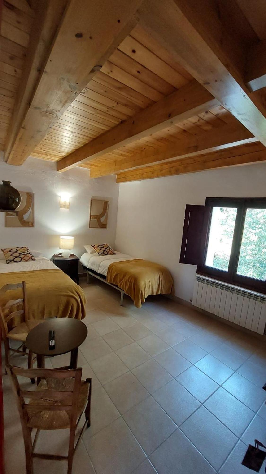 Habitación Doble con Baño Compartido