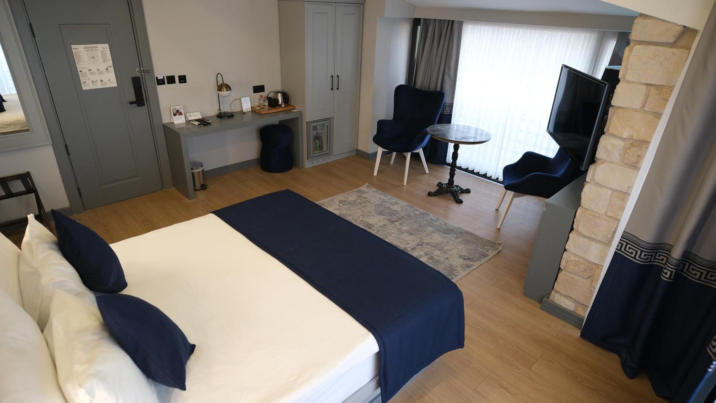 Superior King Room photo 2