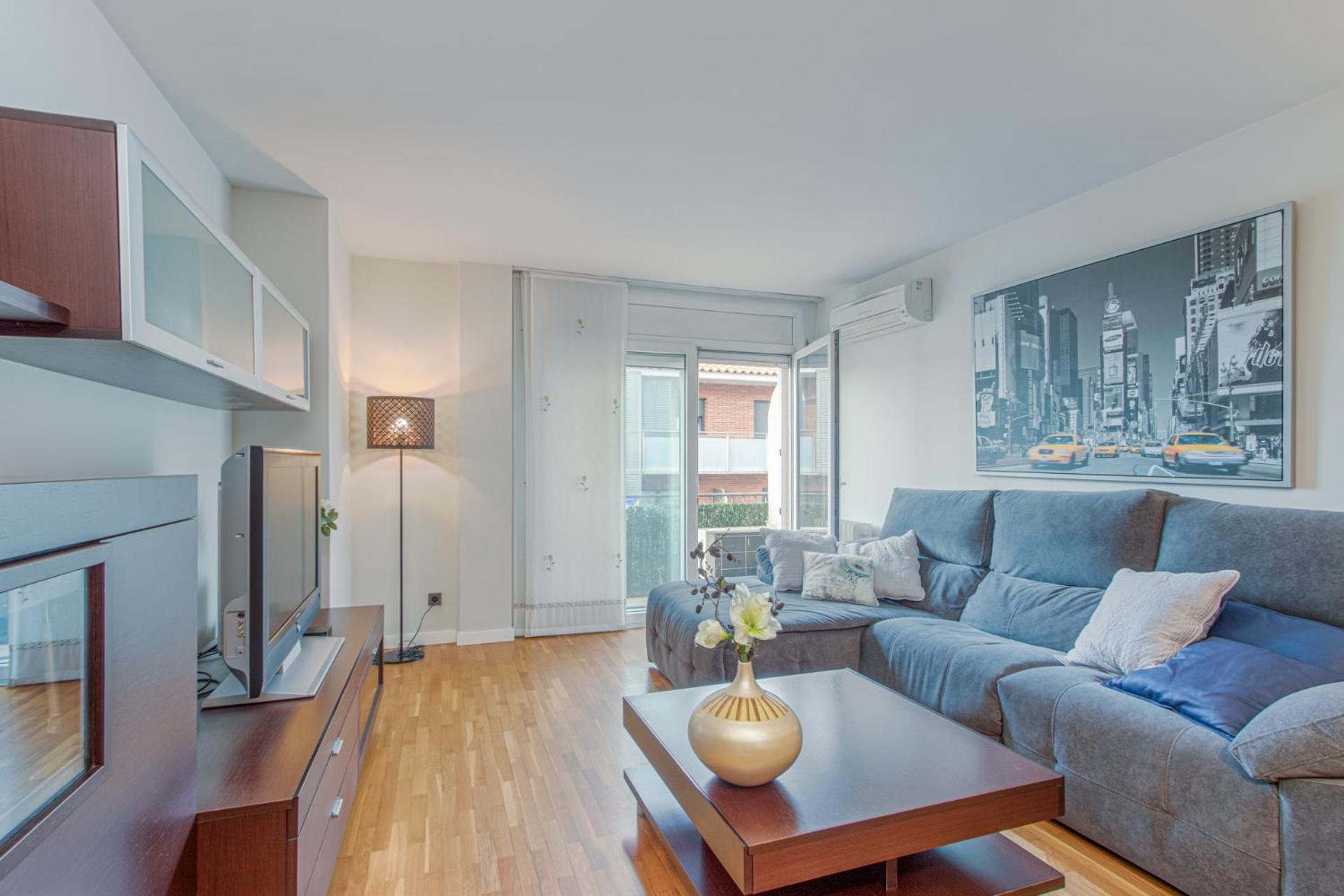 Three-Bedroom Apartment photo 3