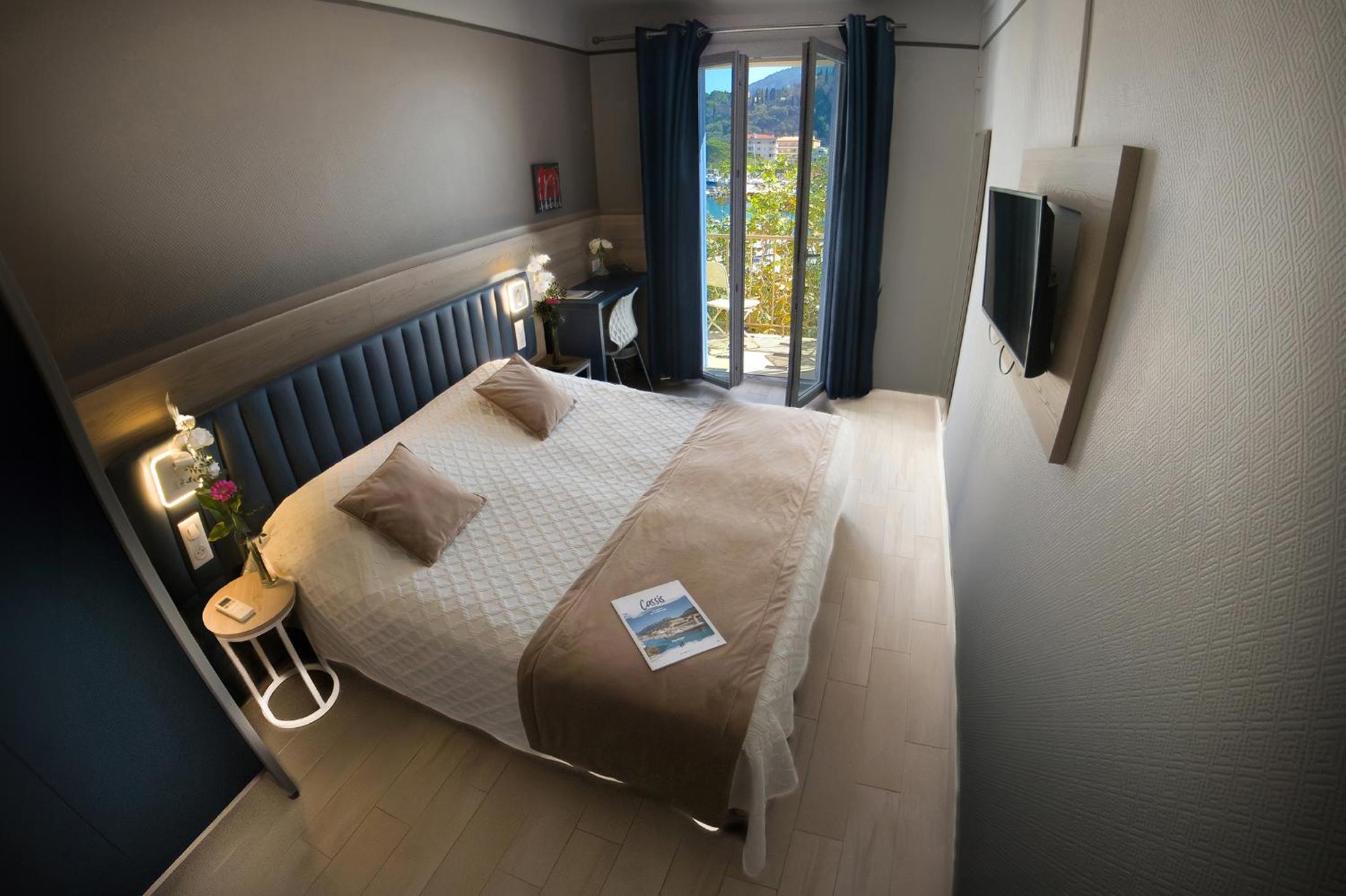 Superior Double or Twin Room with Sea View photo 1