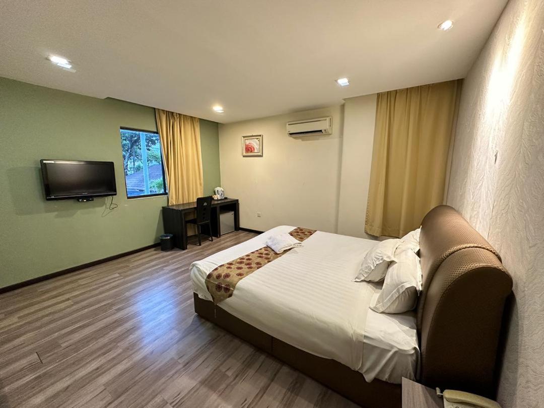 Double Room - Photo 3