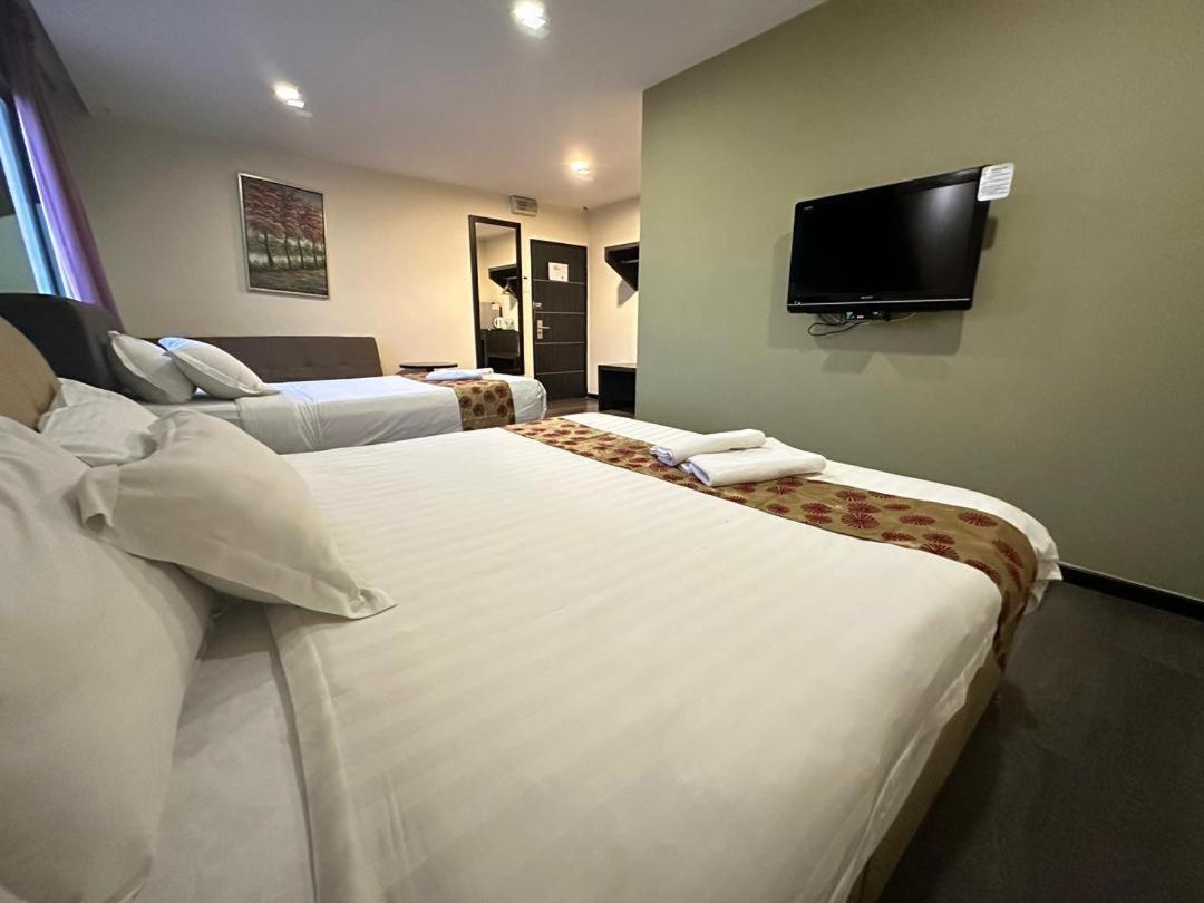 Deluxe Triple Room - Photo 2