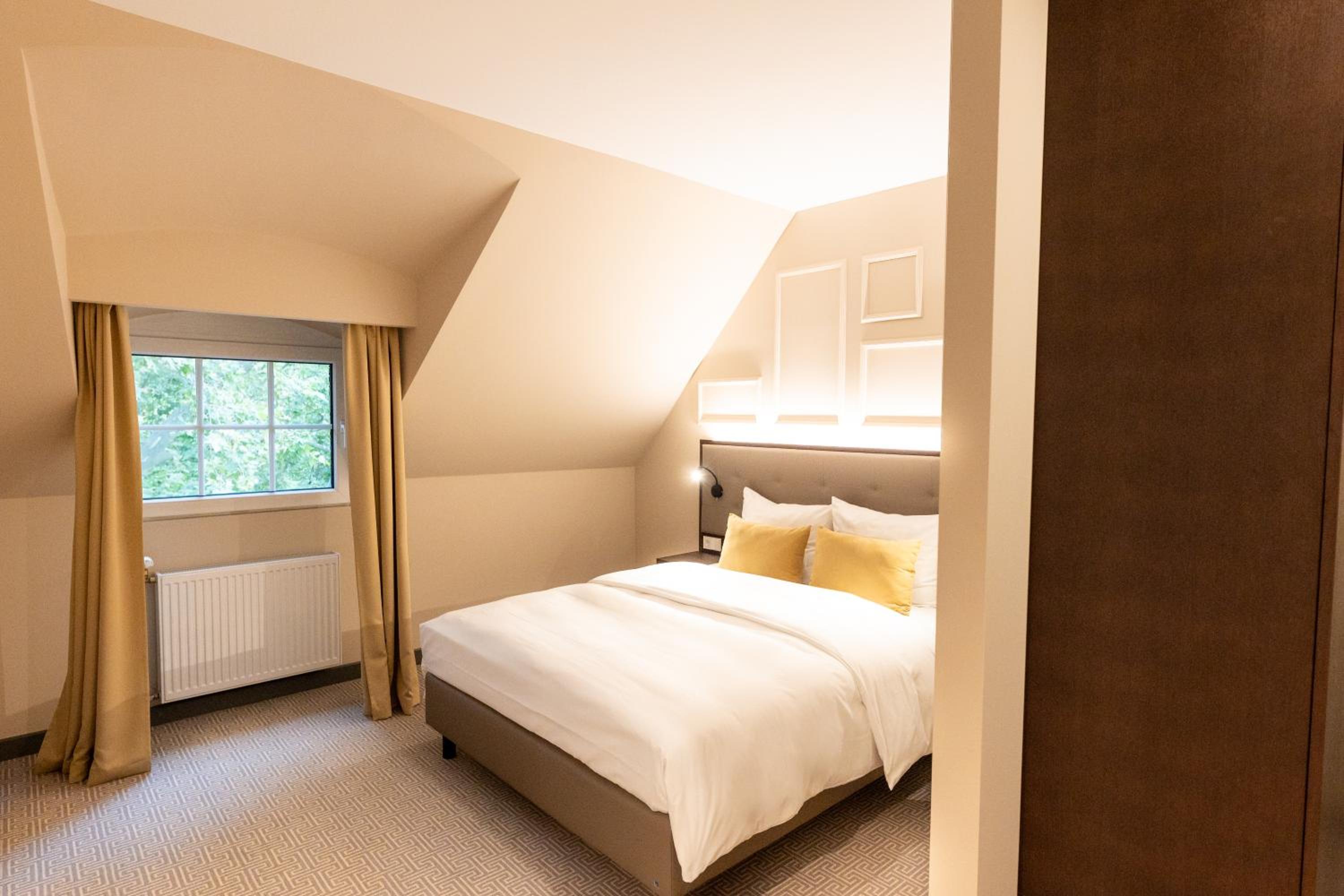 Queen Room - Photo 9