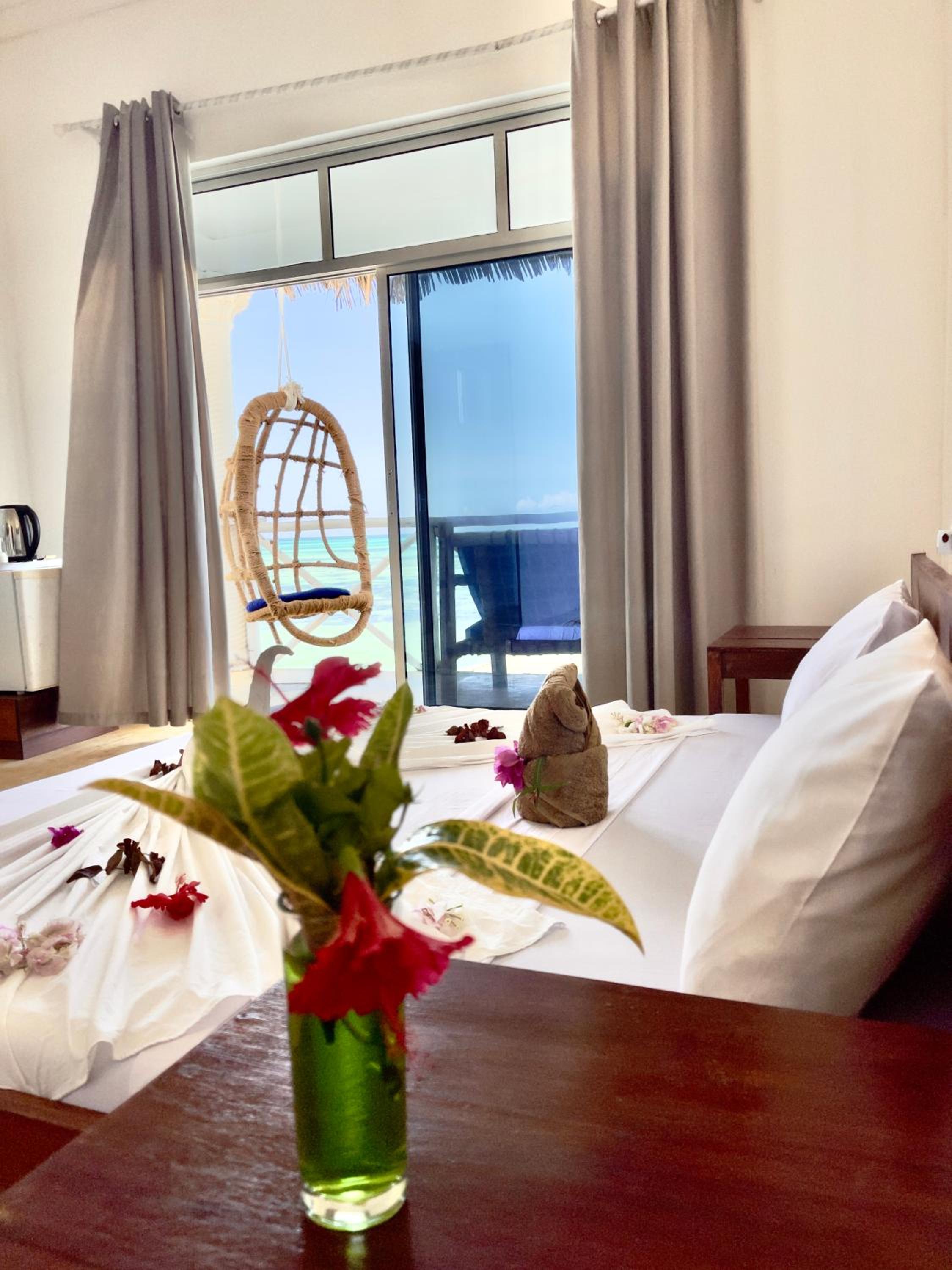 Deluxe Double Room with Balcony and Sea View - Photo 1