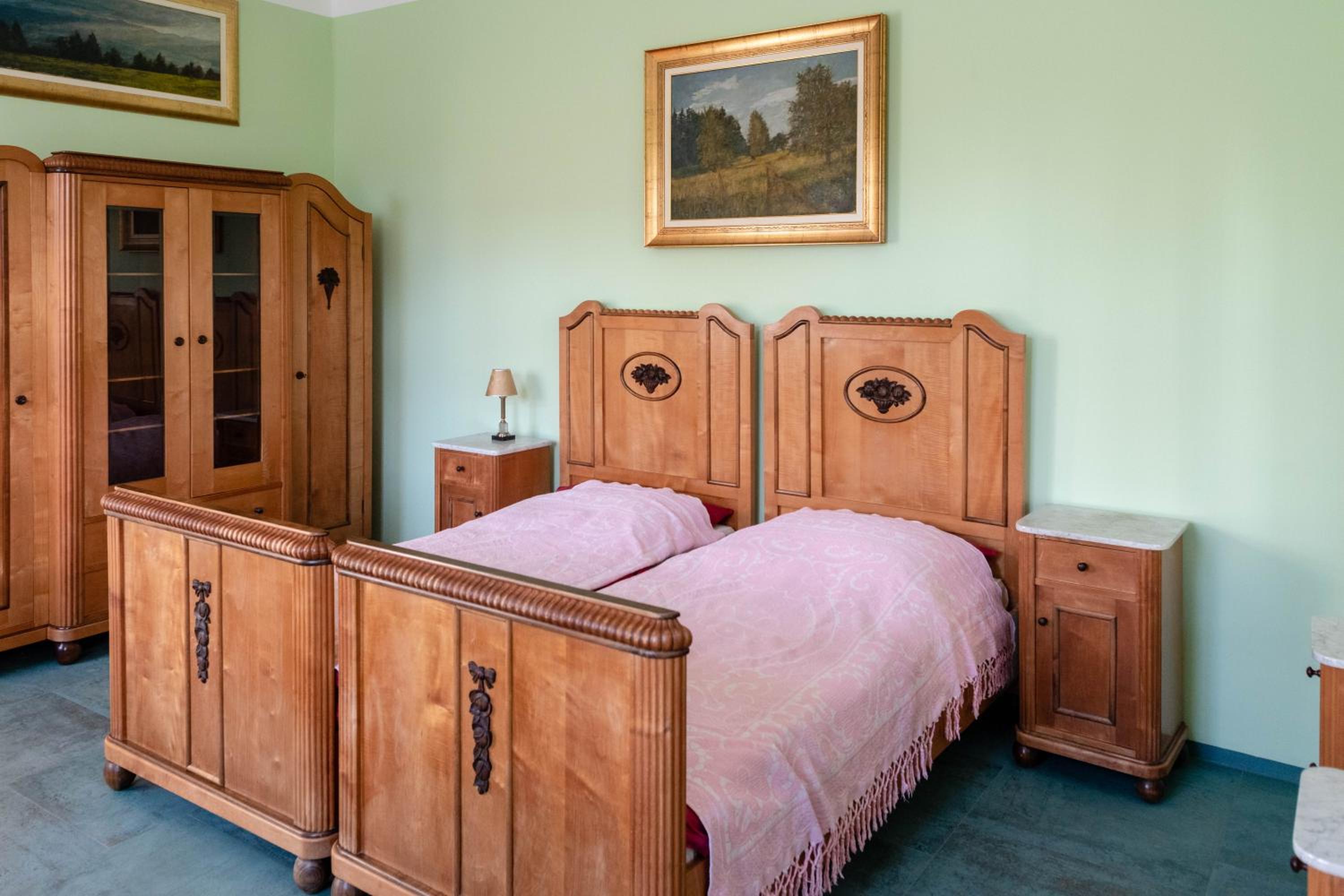 Large Twin Room