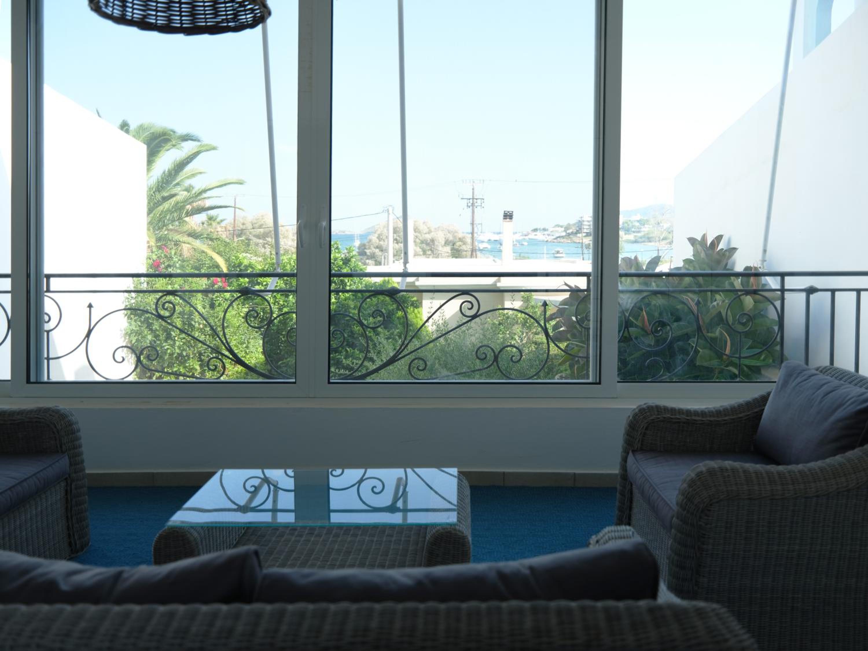 Three-Bedroom Villa photo 2