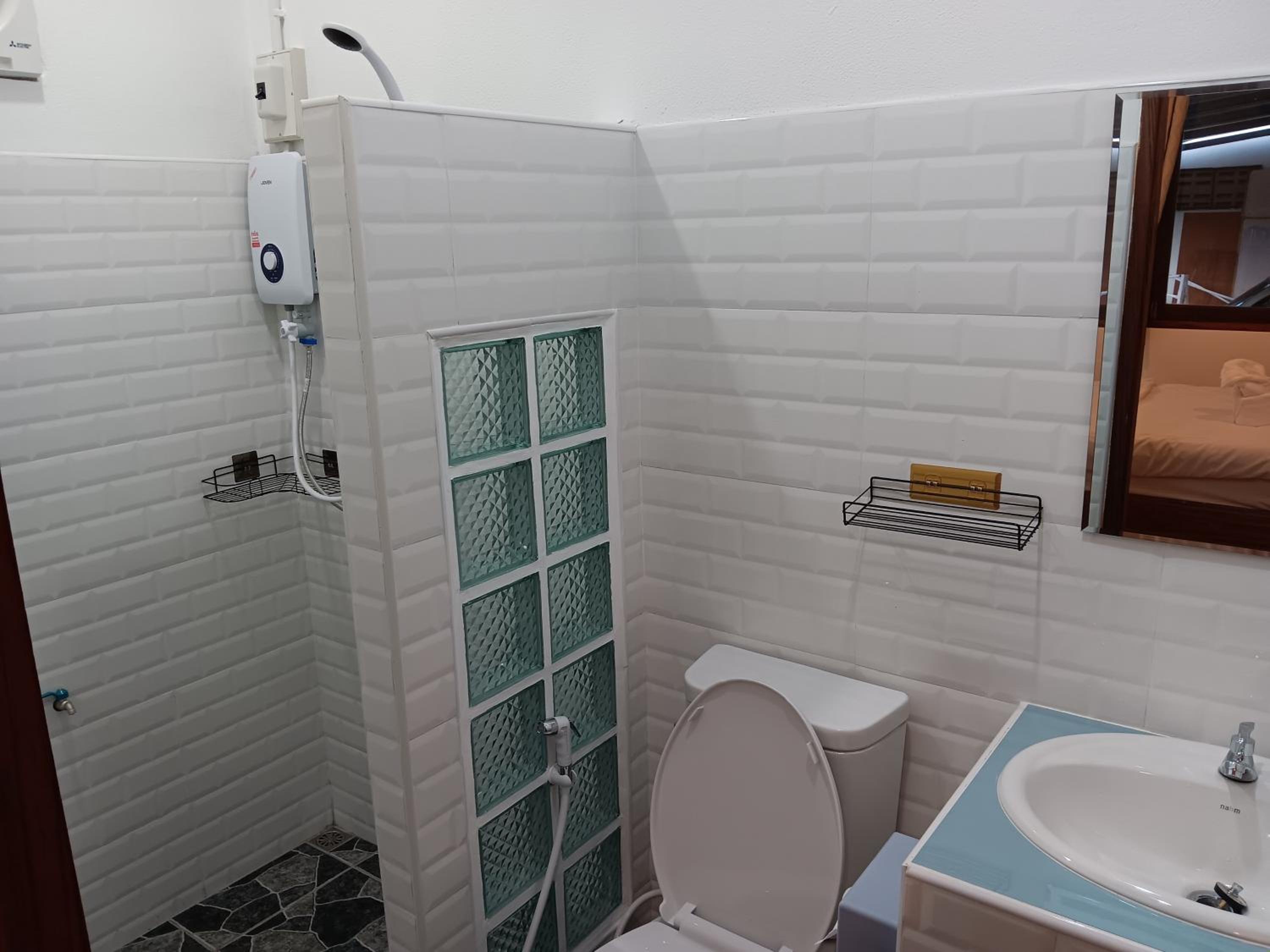 Suite with Garden View - Photo 5