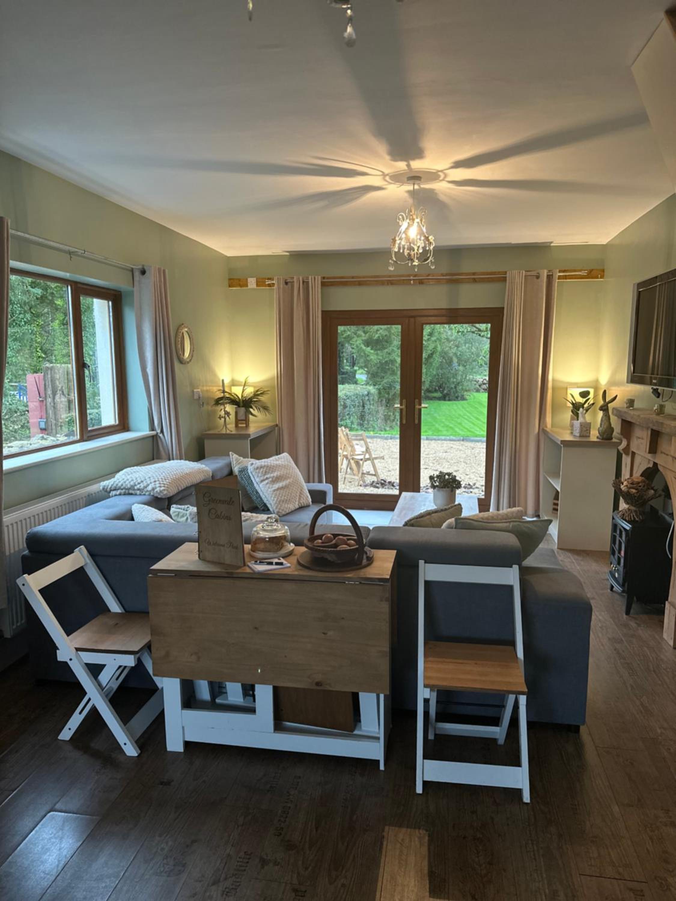 Cottage with Garden View - Photo 16