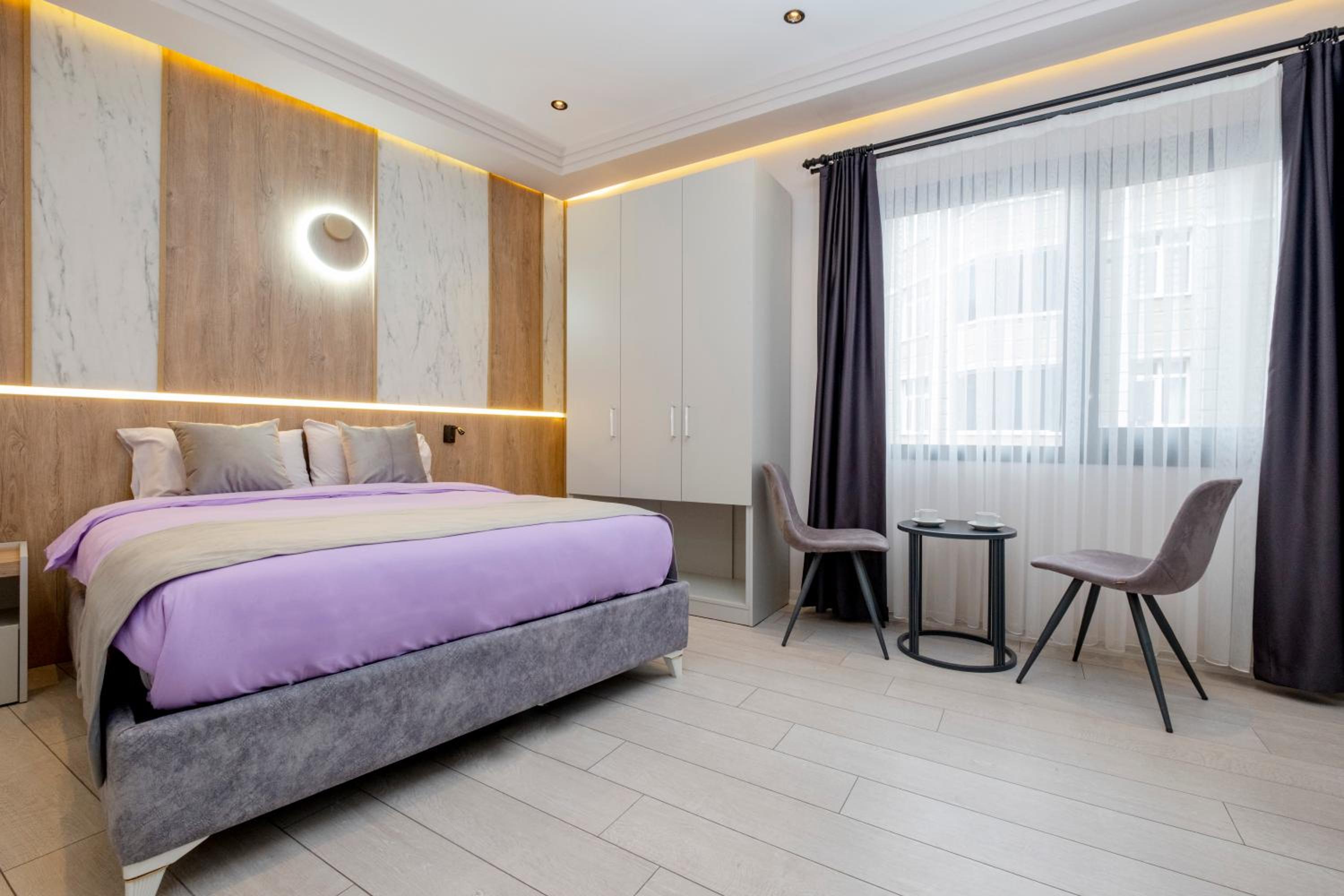Deluxe Room - Photo 5