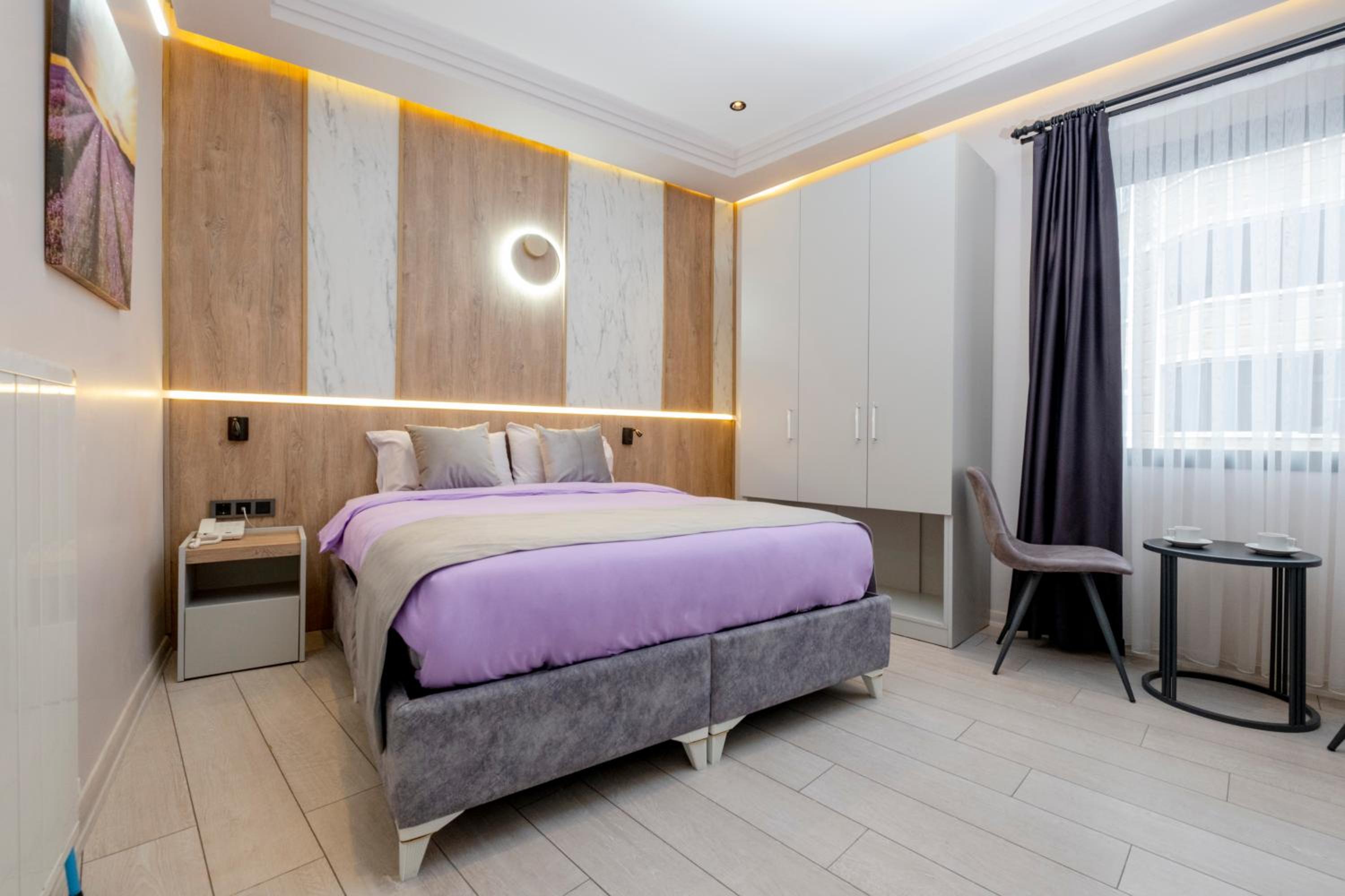 Deluxe Room - Photo 6