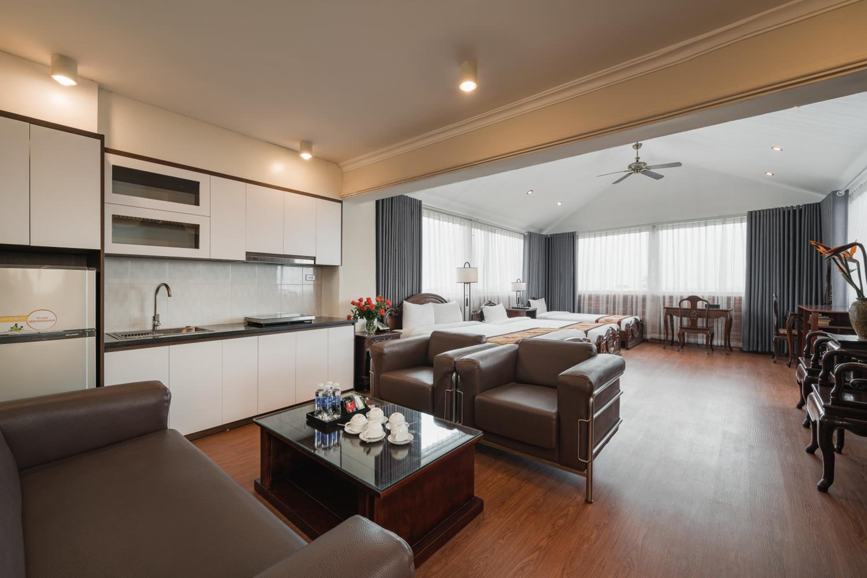 Junior Suite Family Room