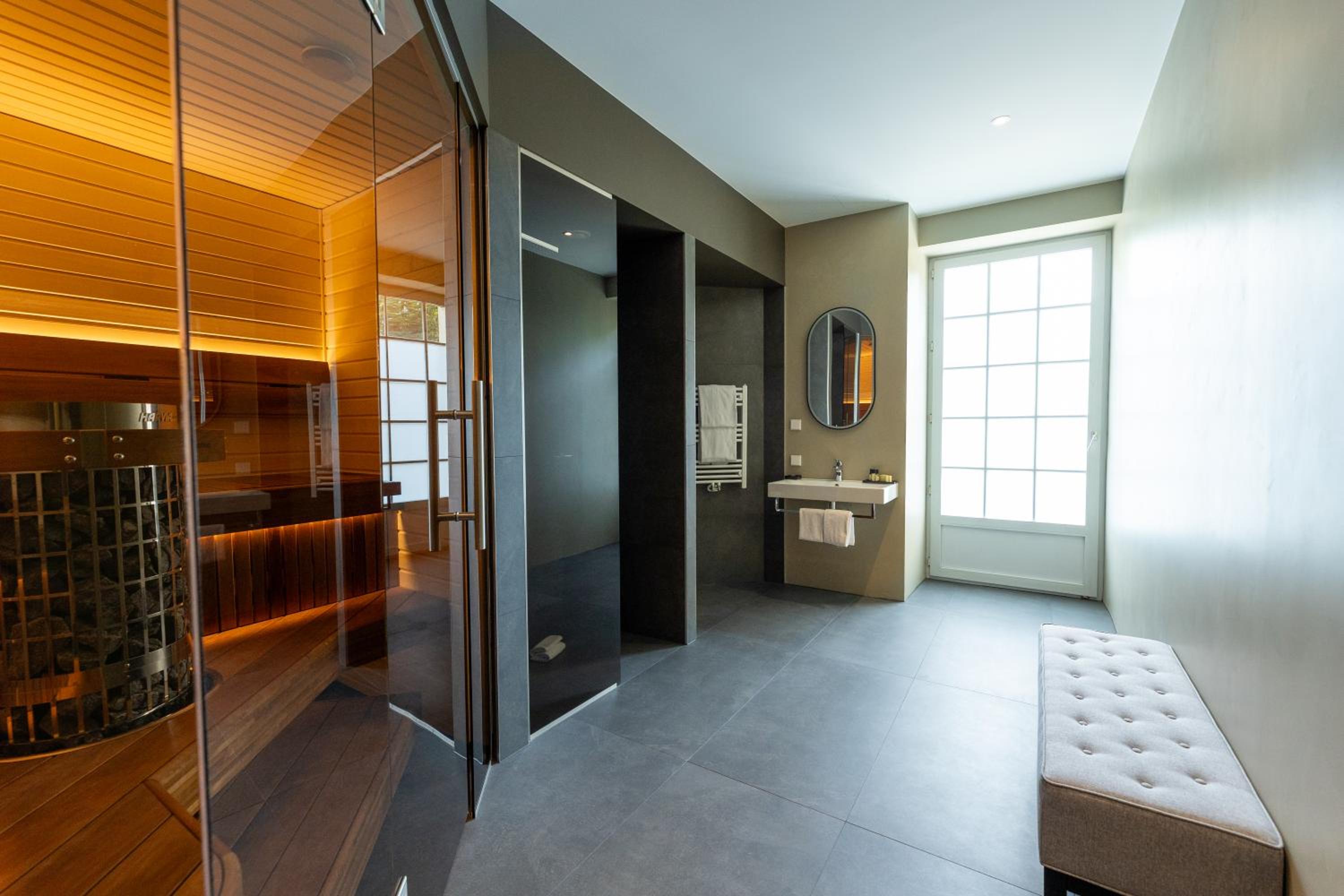 Suite - Photo 6