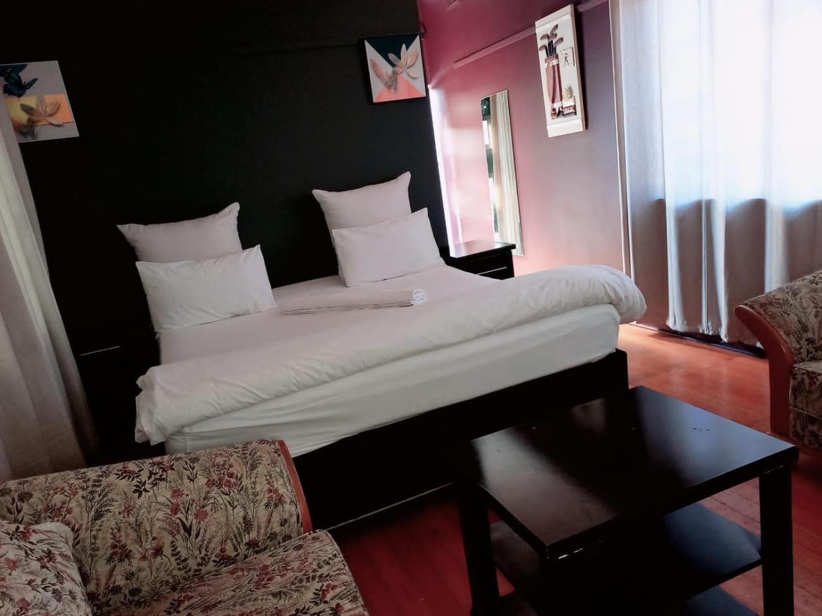 Deluxe King Room photo 2