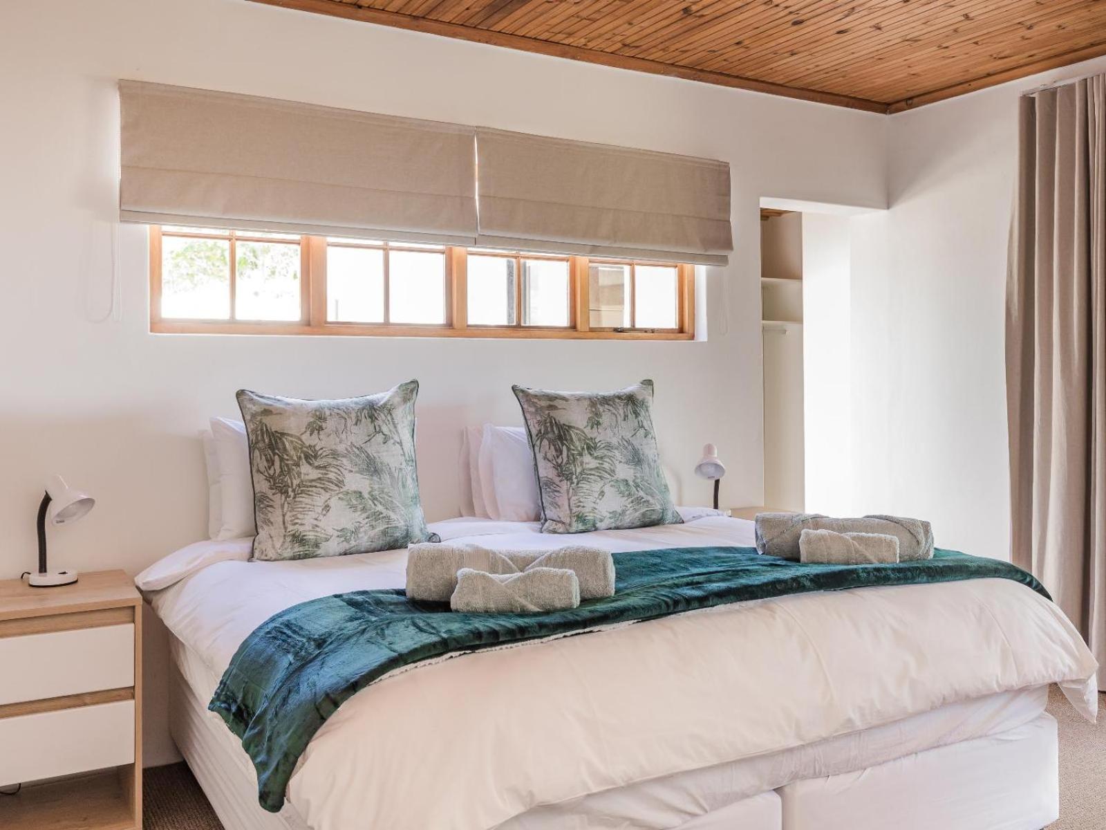 Five-Bedroom House photo 1