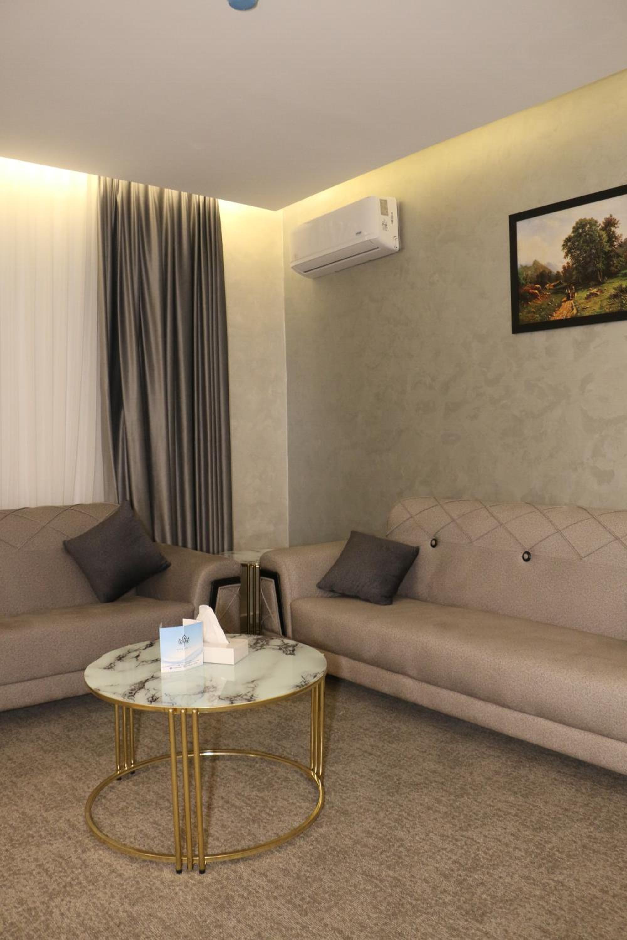 One-Bedroom Apartment - Photo 14