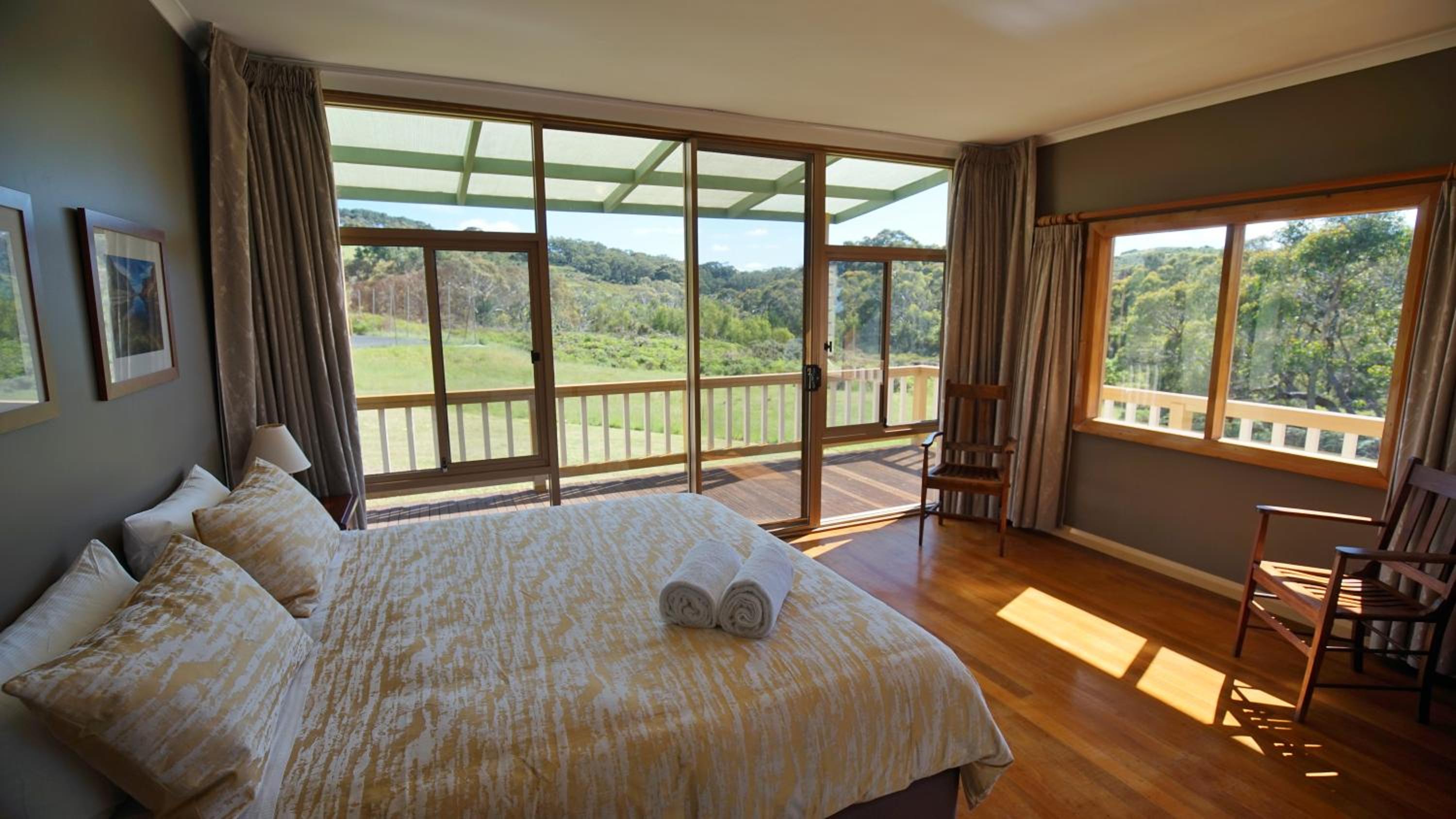 Four-Bedroom House photo 1