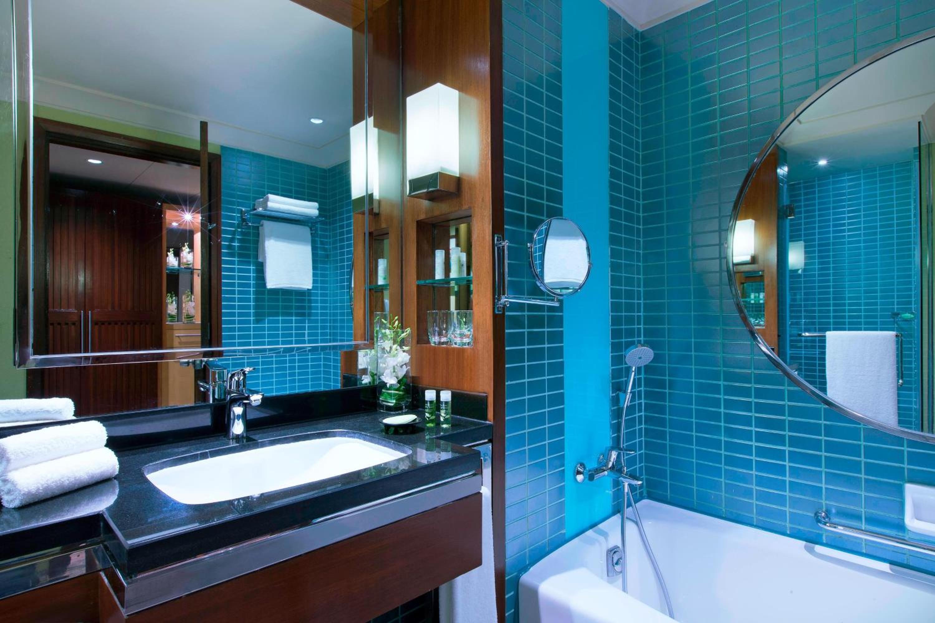 Deluxe Guest Room Double thumbnail 6