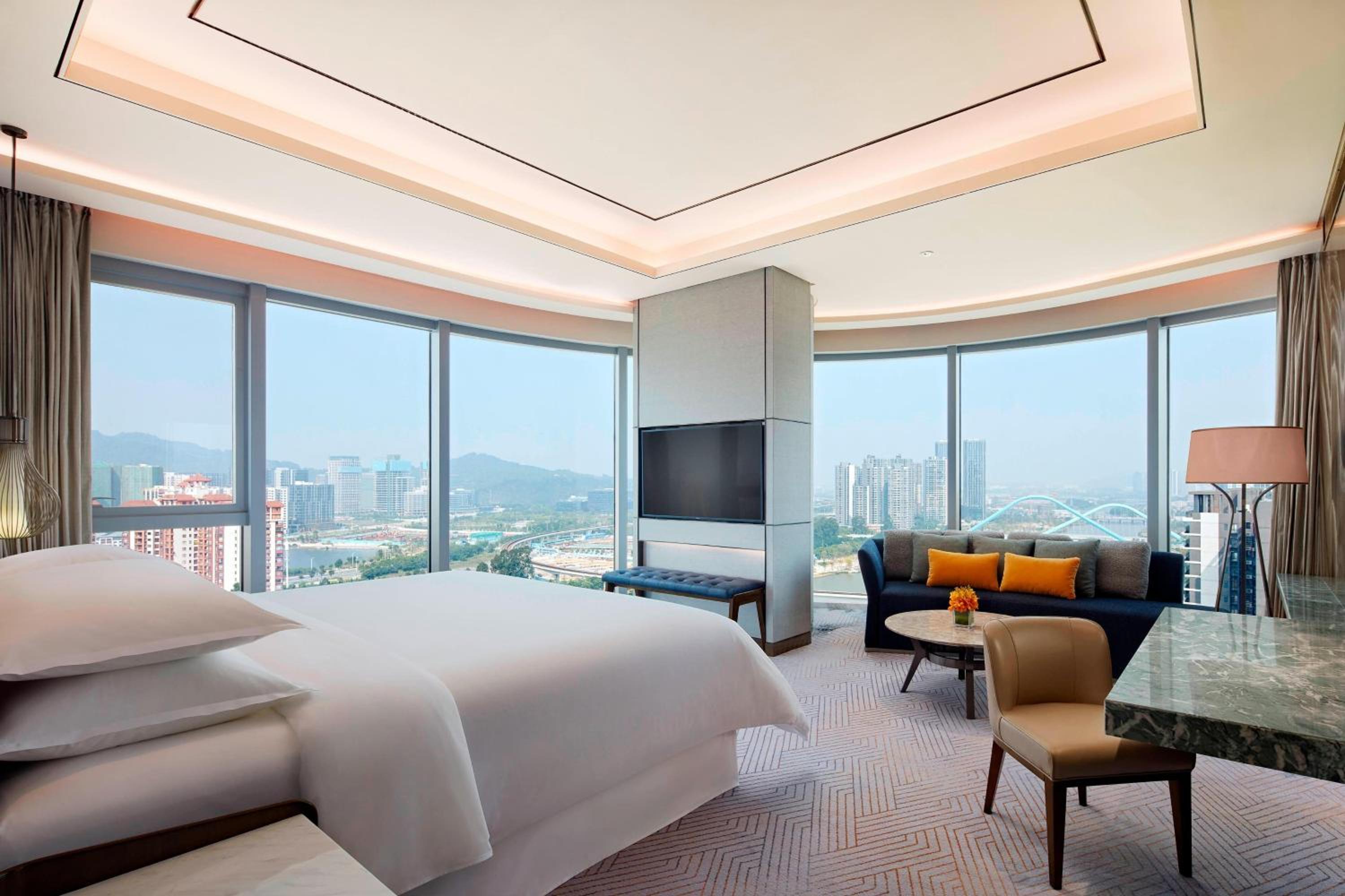 Executive Deluxe Suite, Club Lounge Access photo 1