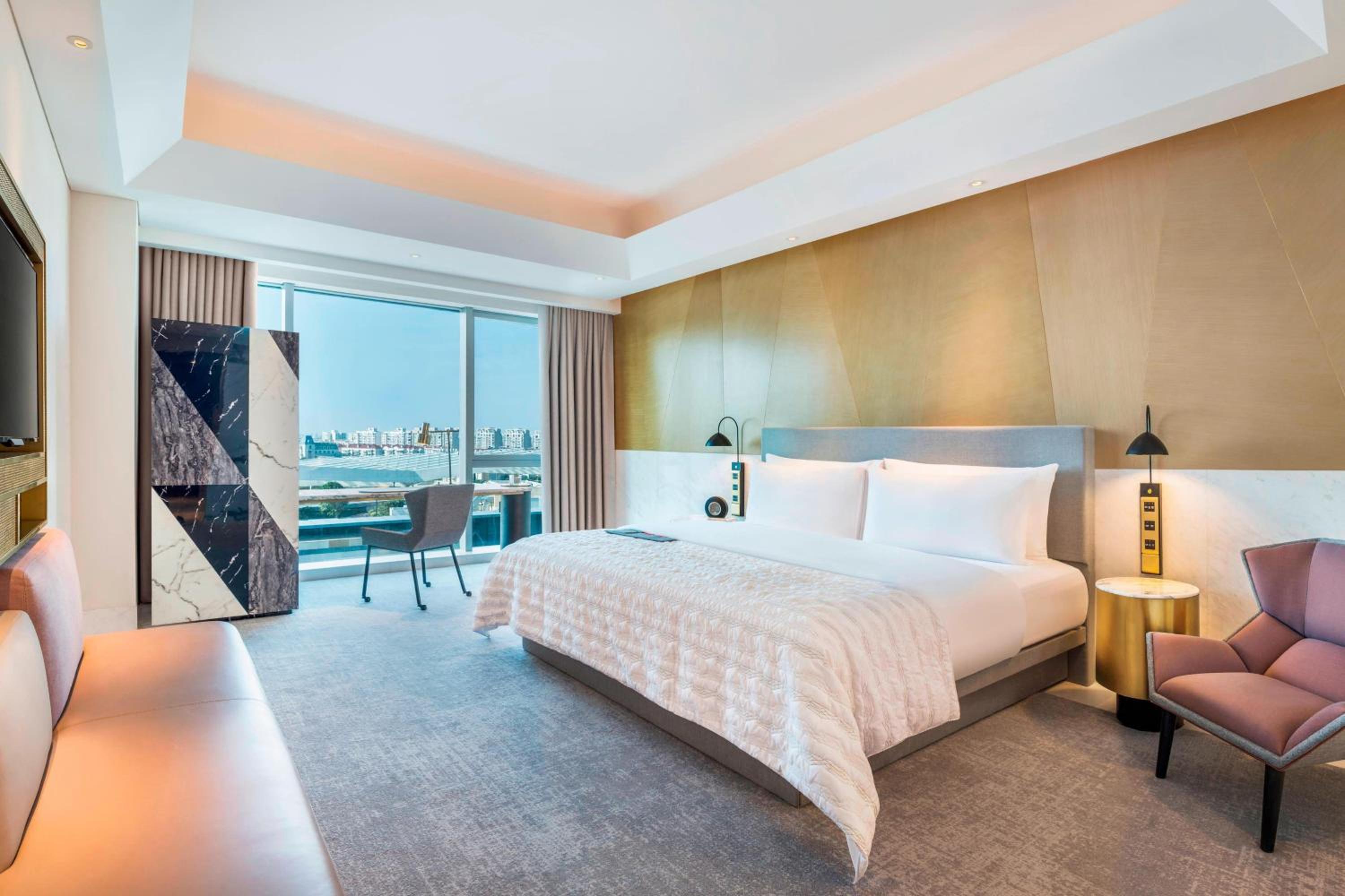 Deluxe Room, Guest room, 1 King, City view