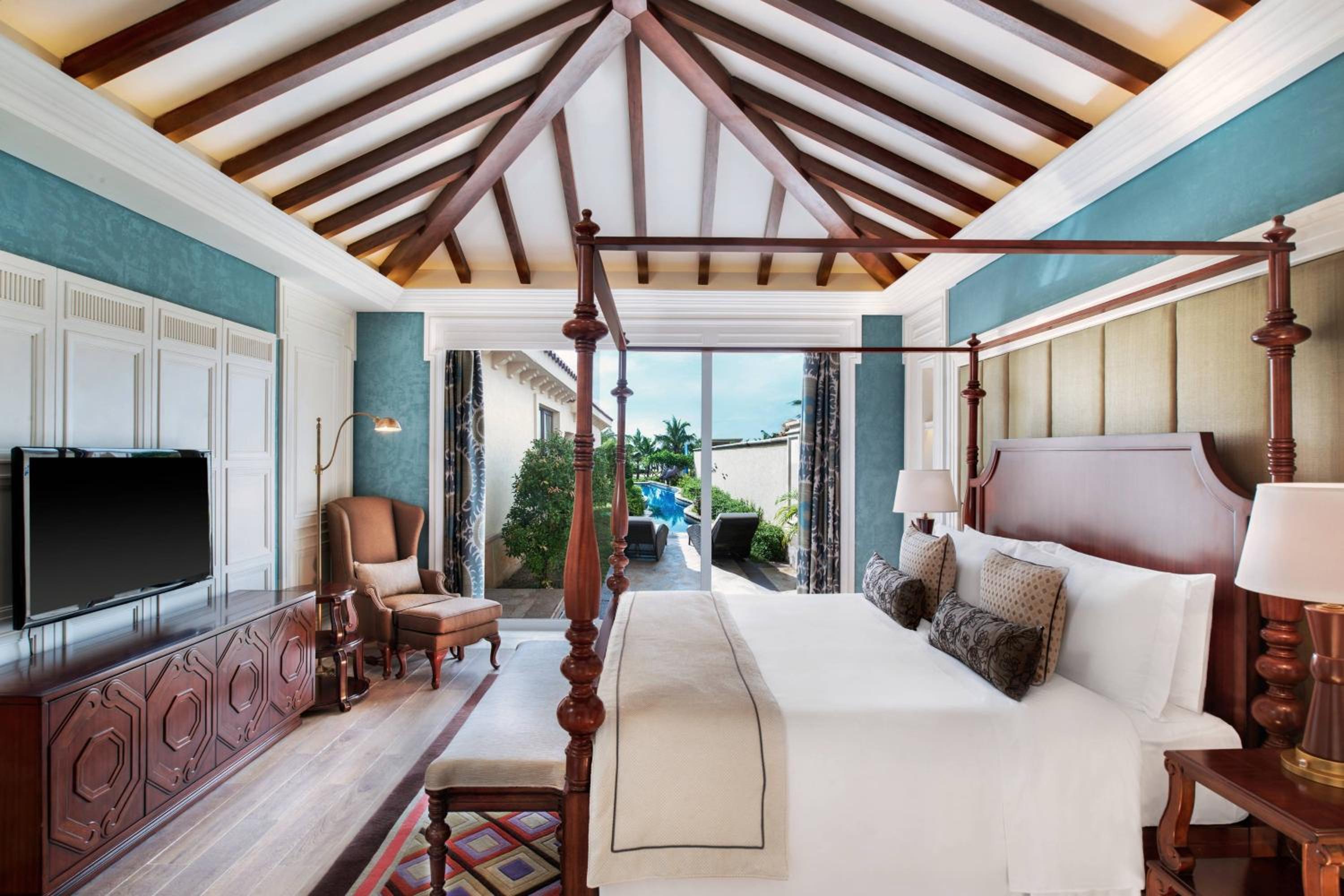 Deluxe Two Bedroom Villa with Pool, 2 Bedroom Villa, 1 King + 1 King, Garden view, Balcony