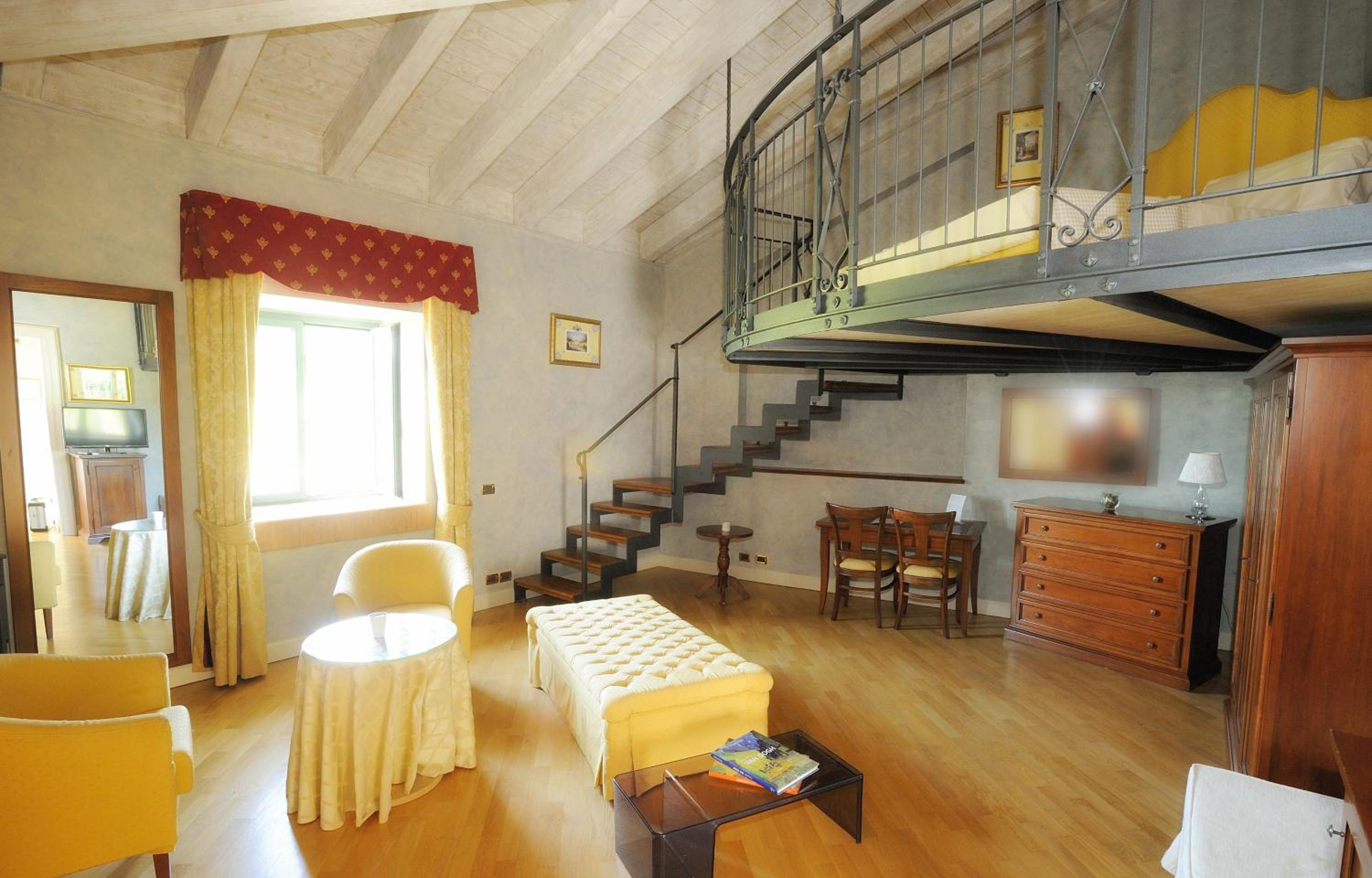 Junior Suite - Photo 1