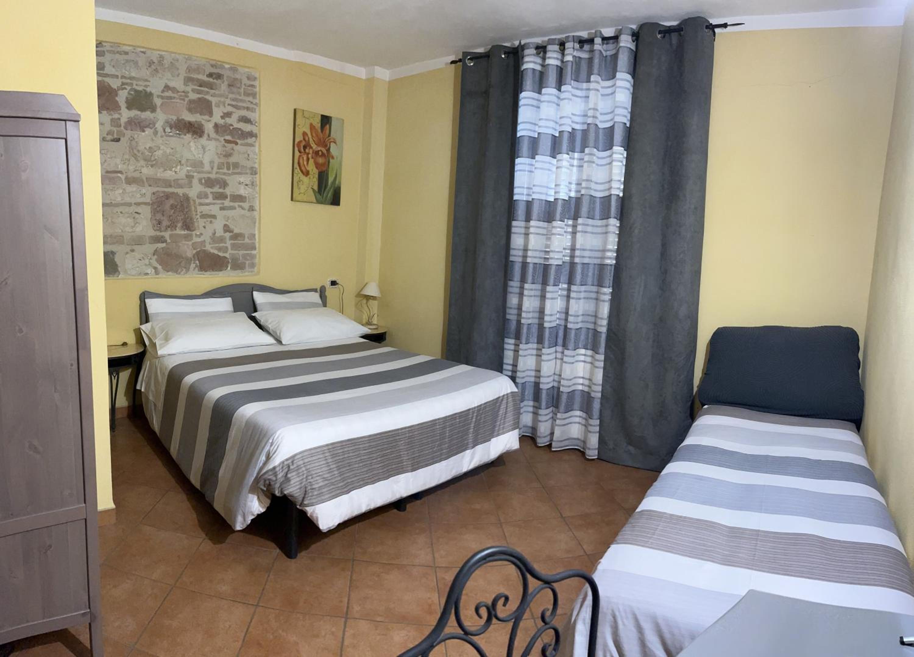 Double or Twin Room with Private Bathroom photo 1