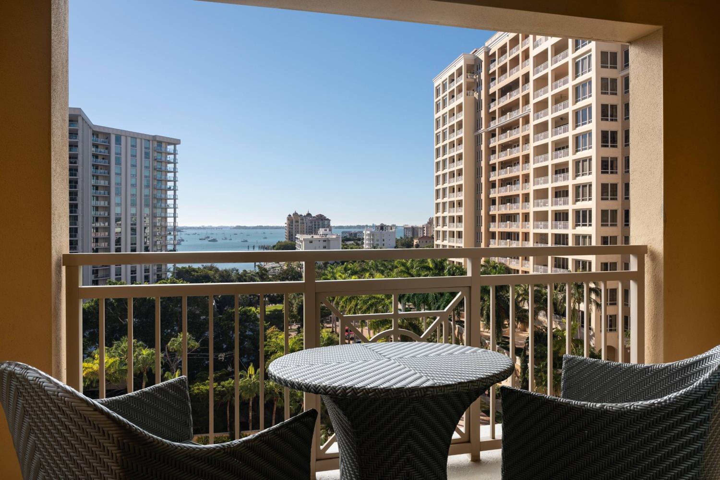 Marina View, Guest room, 1 King, Balcony - Photo 4