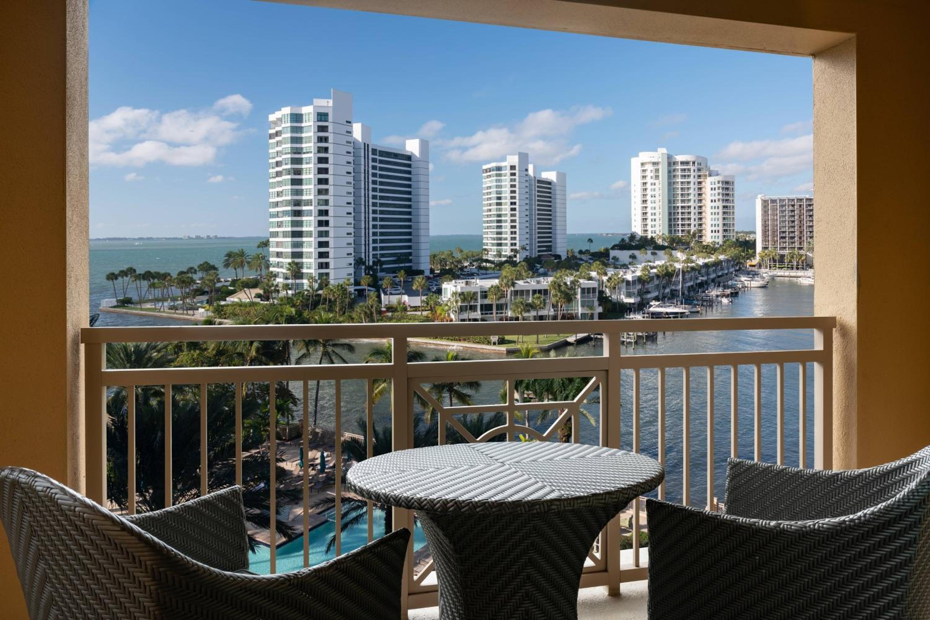 Marina View, Guest room, 1 King, Balcony - Photo 5