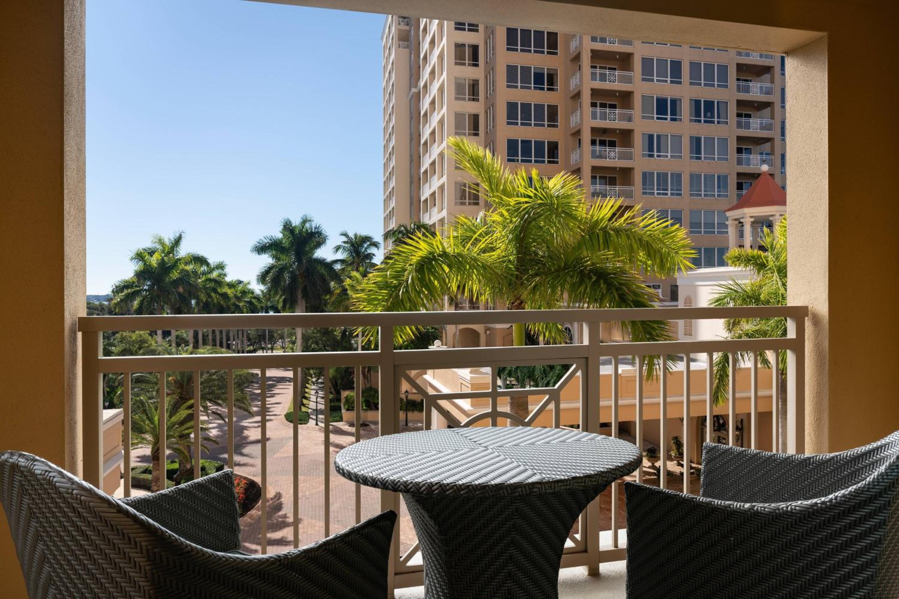 Standard View, Guest Room, 1 King, Low Floor, Balcony - Photo 1