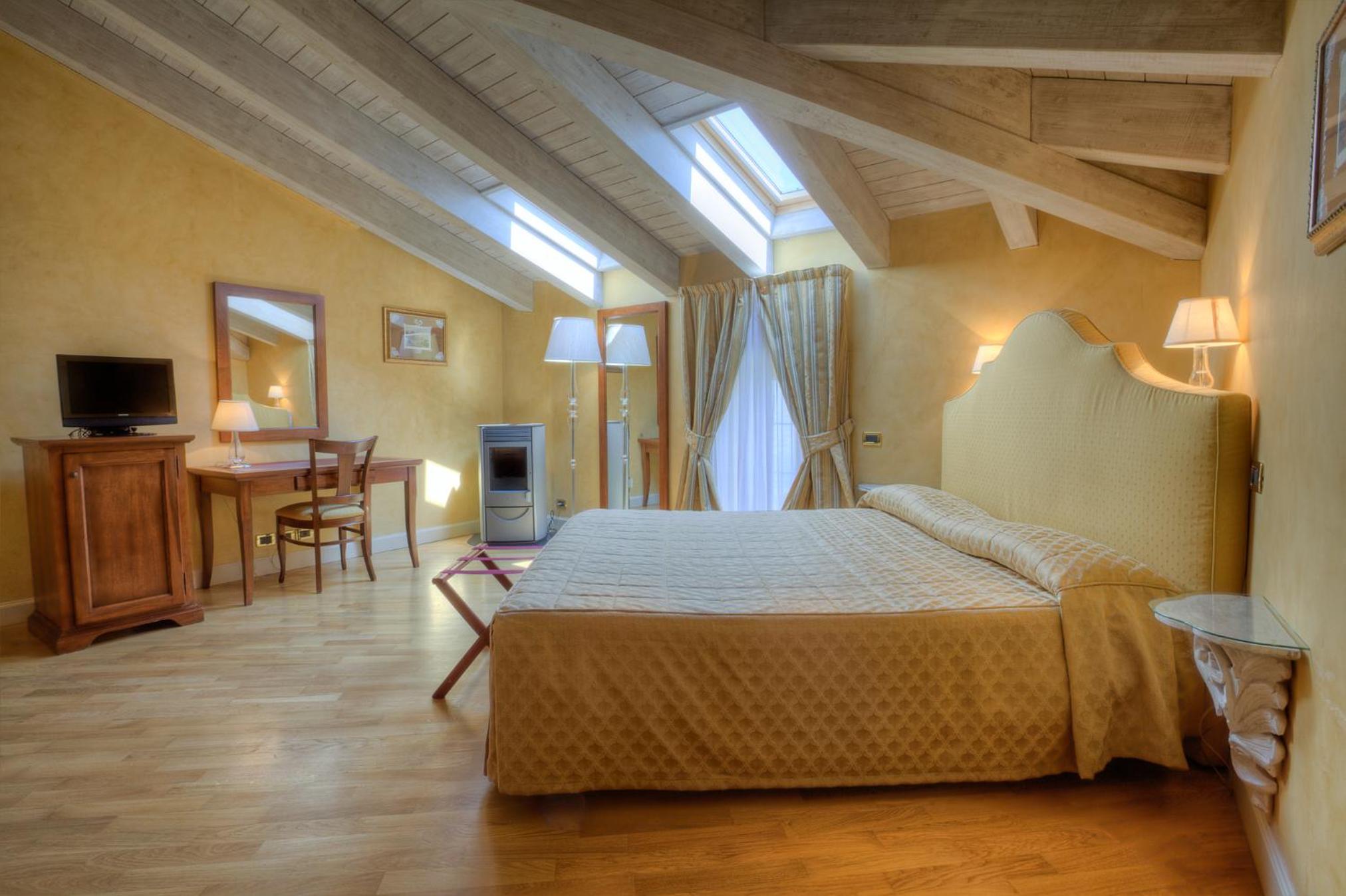 Superior Double or Twin Room - Photo 2