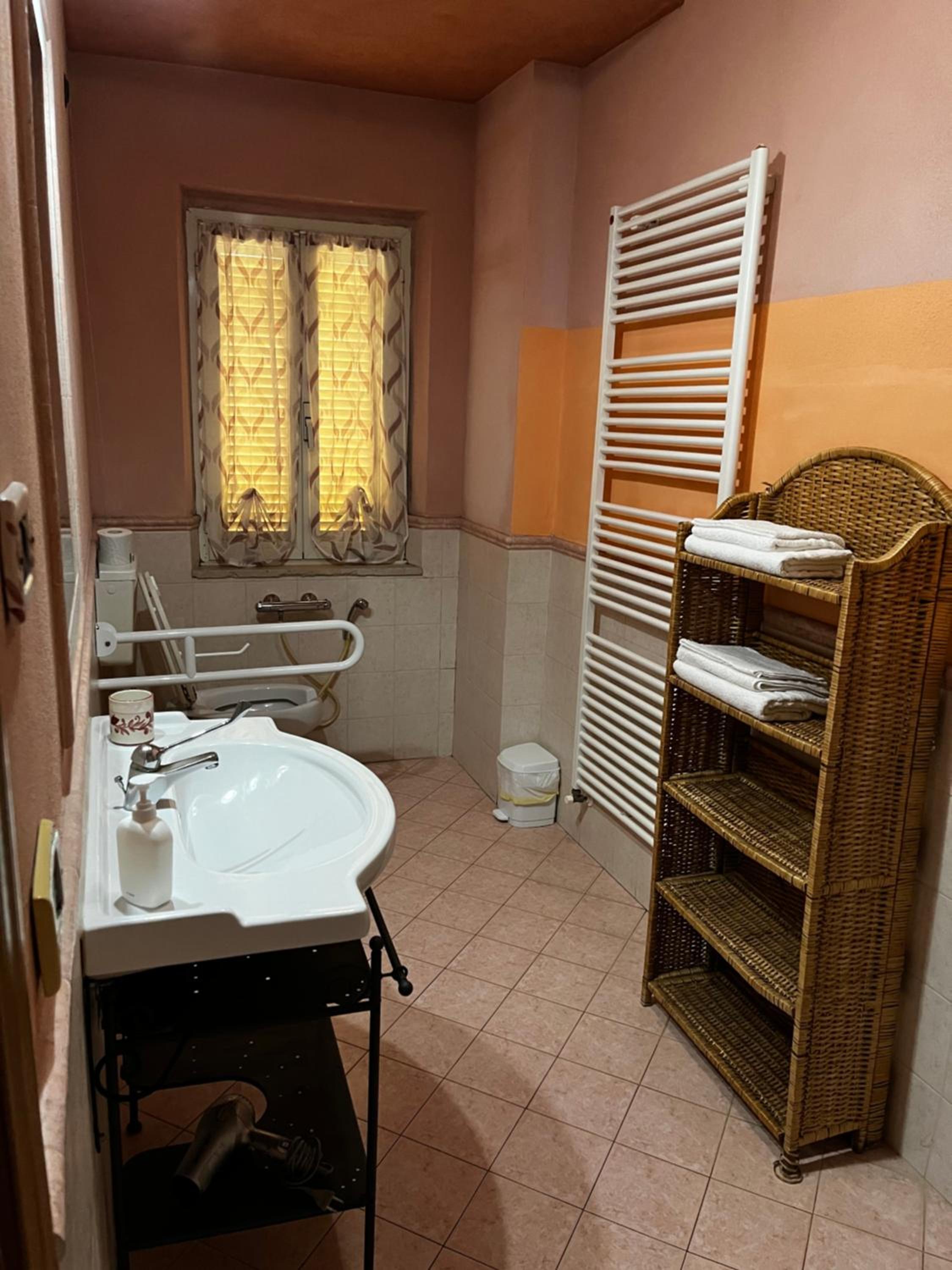 Double or Twin Room with Private Bathroom photo 2