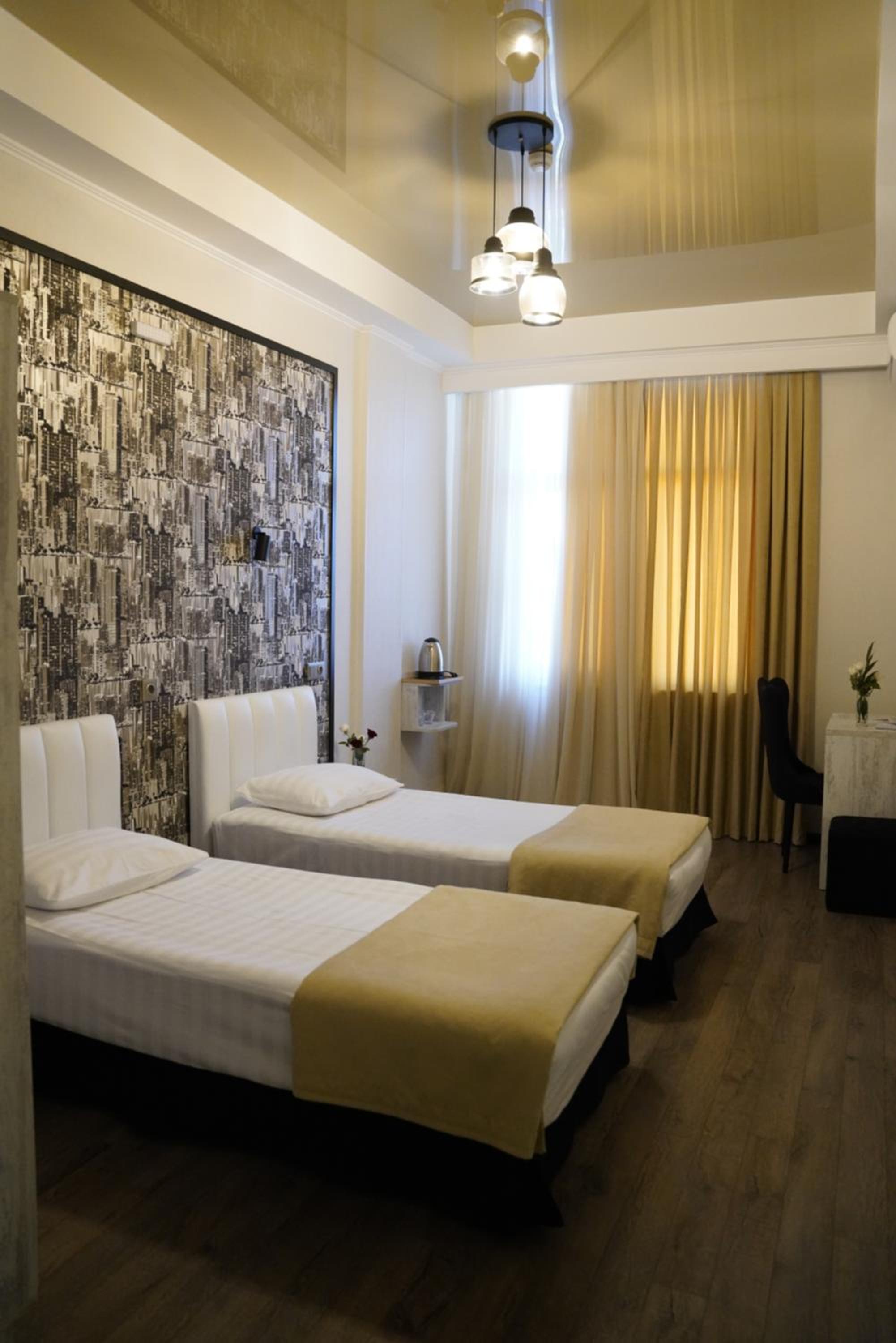 Double or Twin Room - Photo 4
