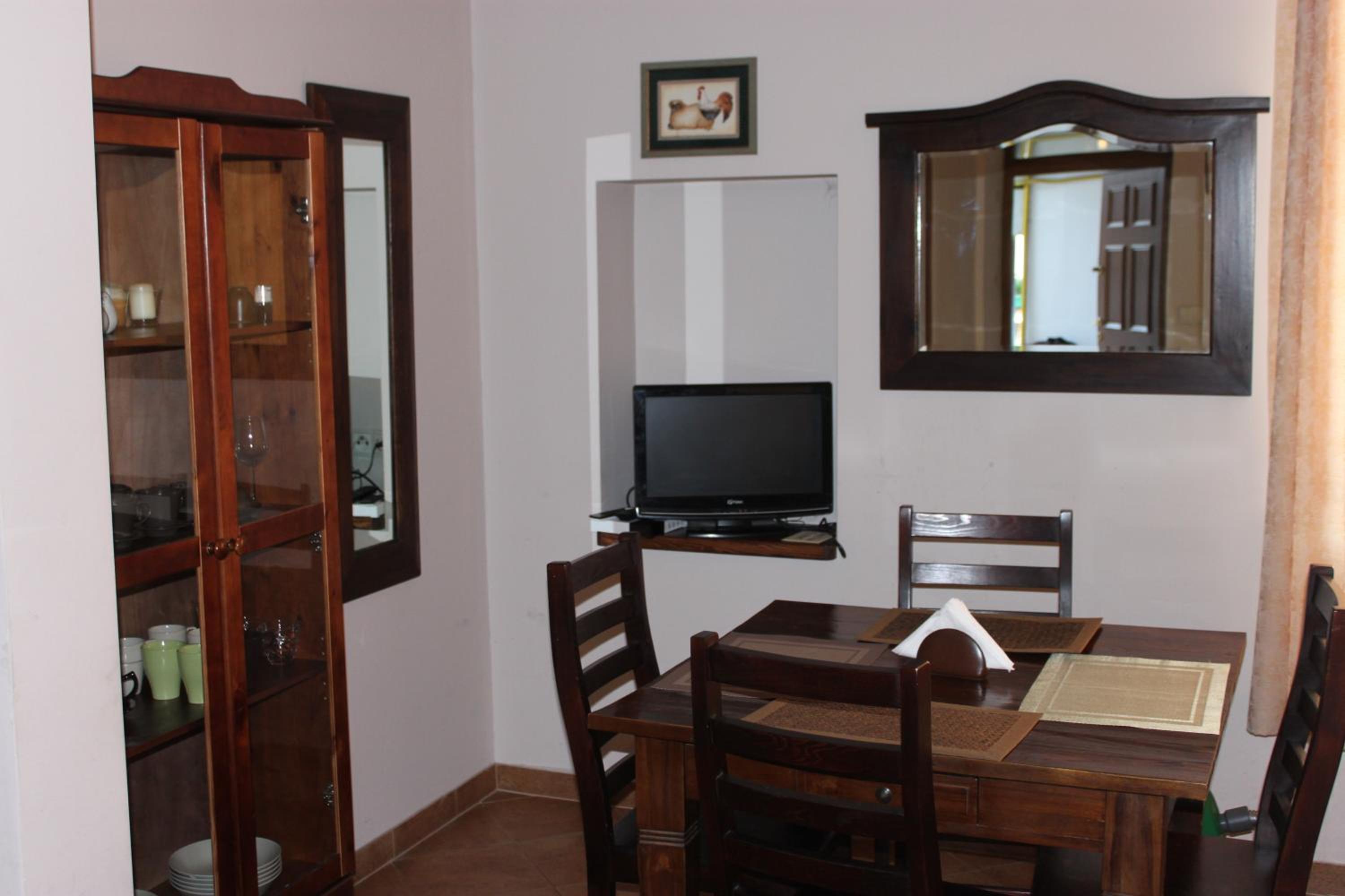 Three-Bedroom Apartment - Akwarium - Photo 17