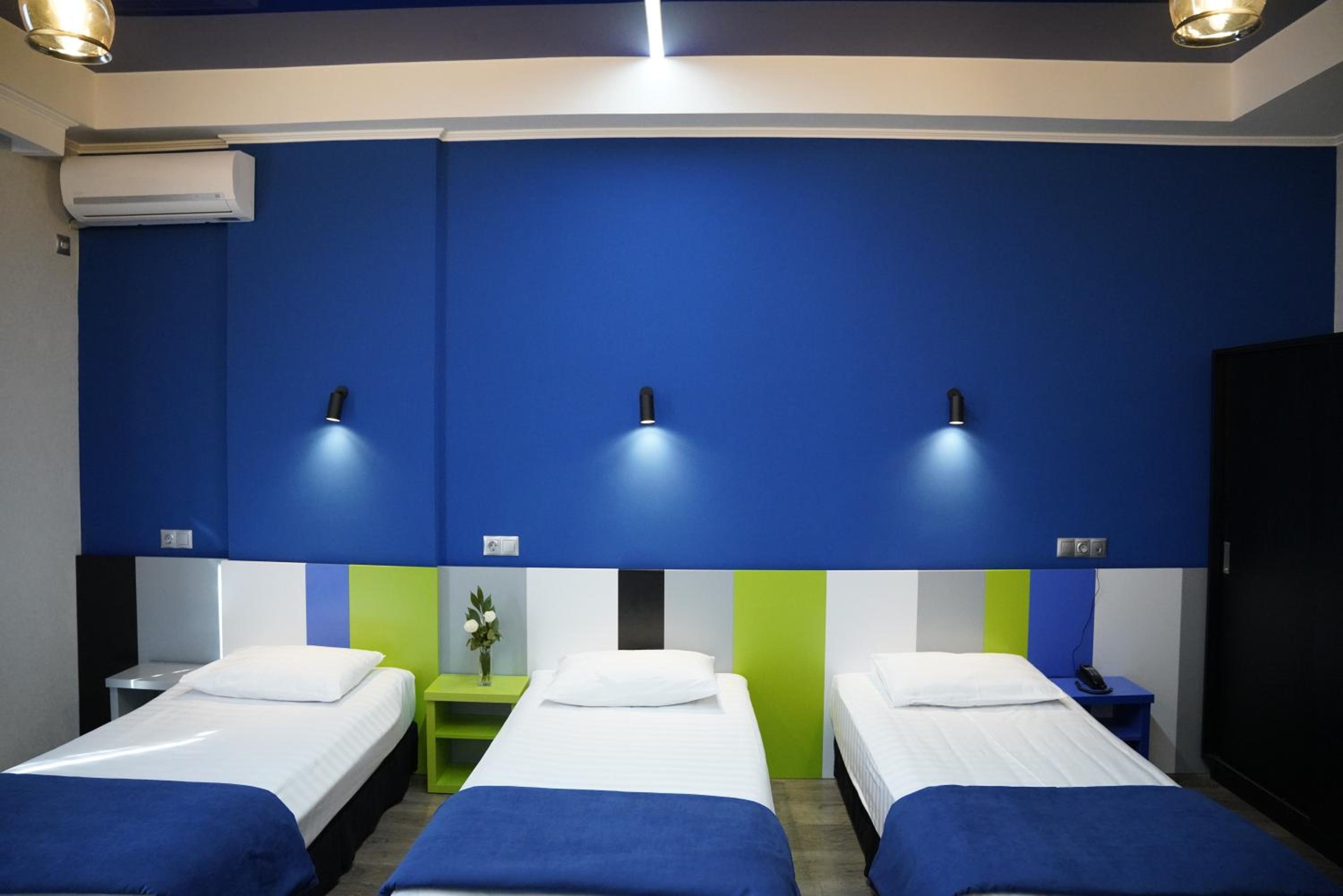 Triple Room with Balcony - Photo 6