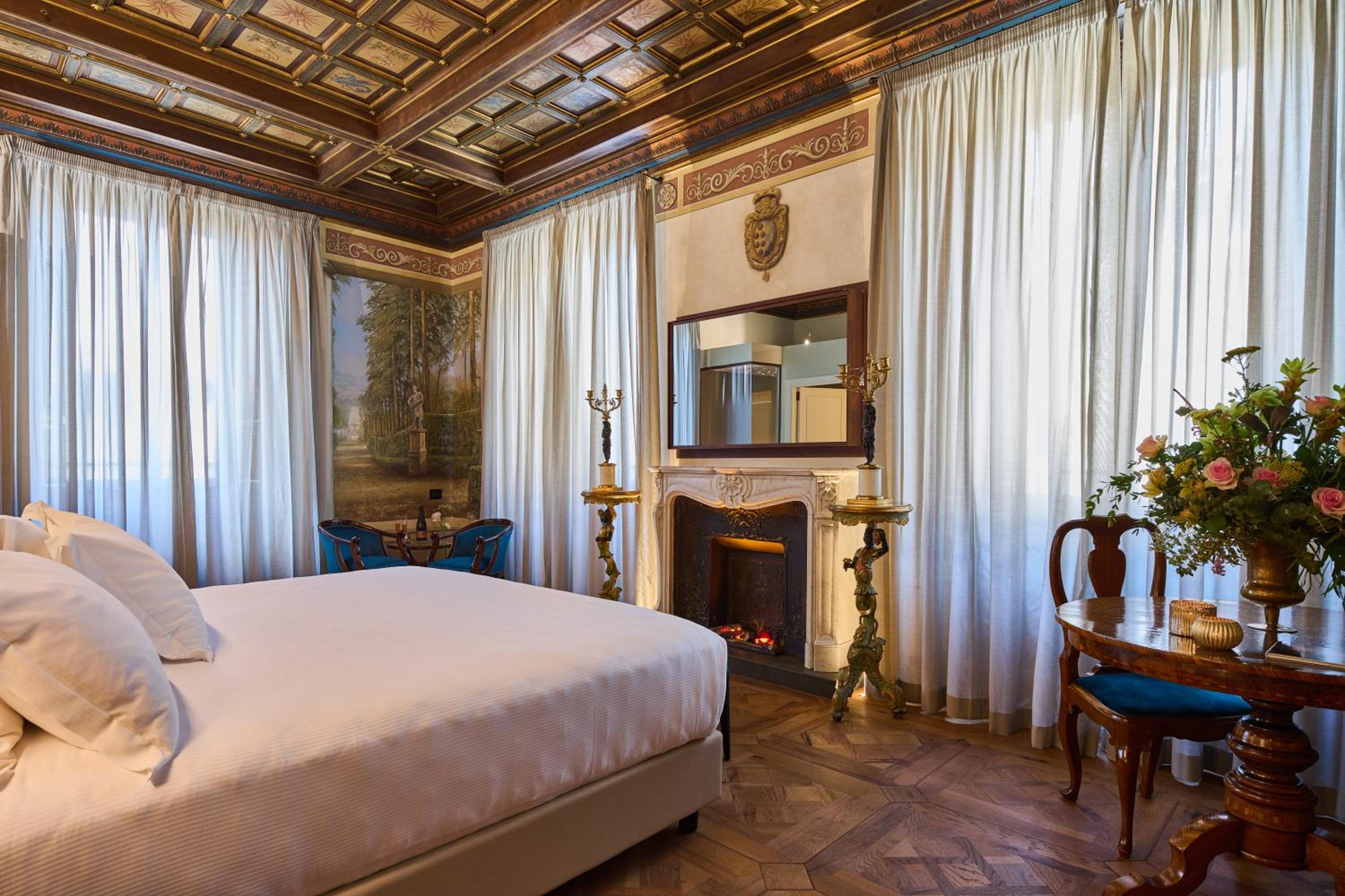 Deluxe Junior Suite photo 3