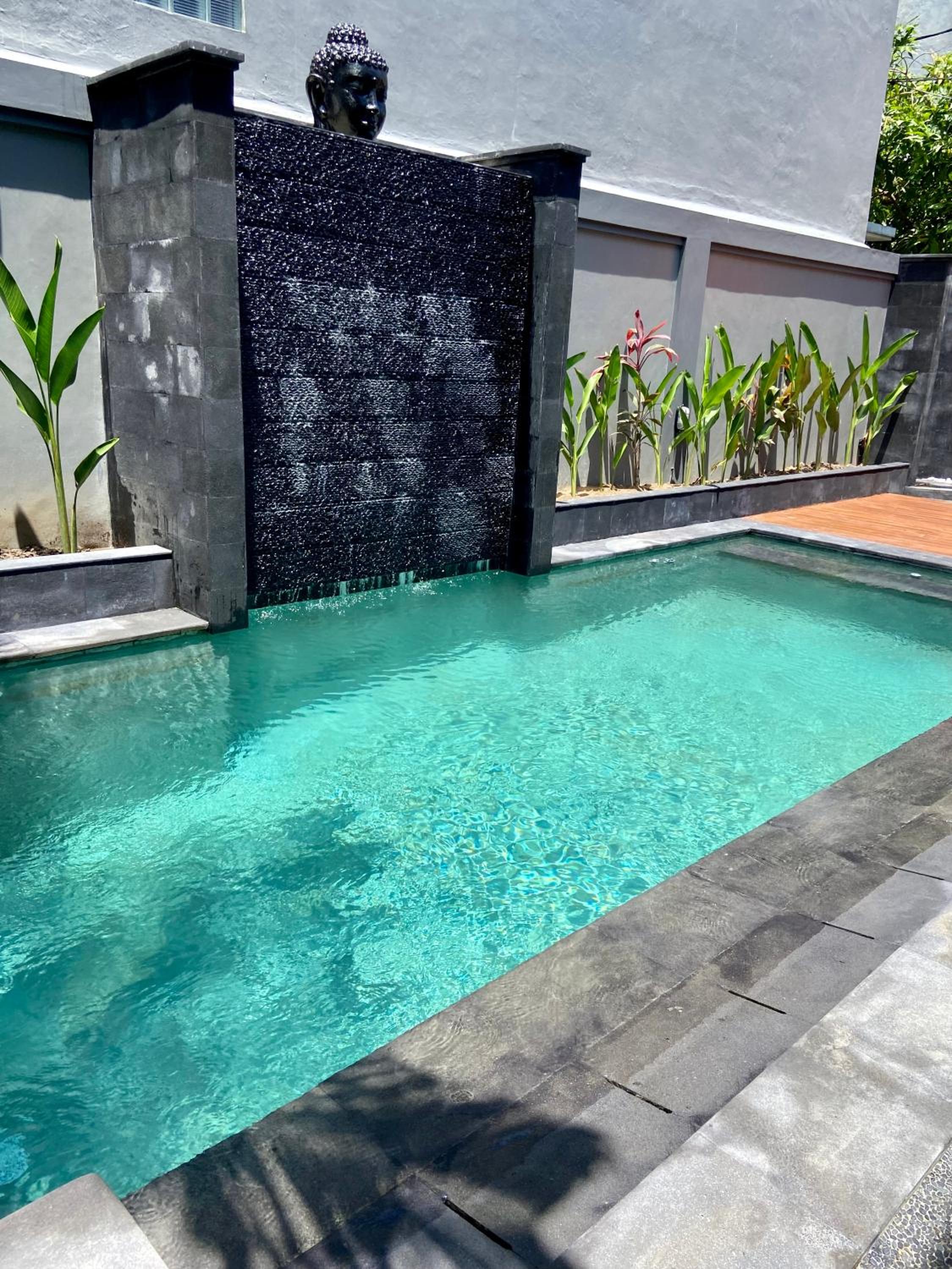 Three-Bedroom Villa photo 2
