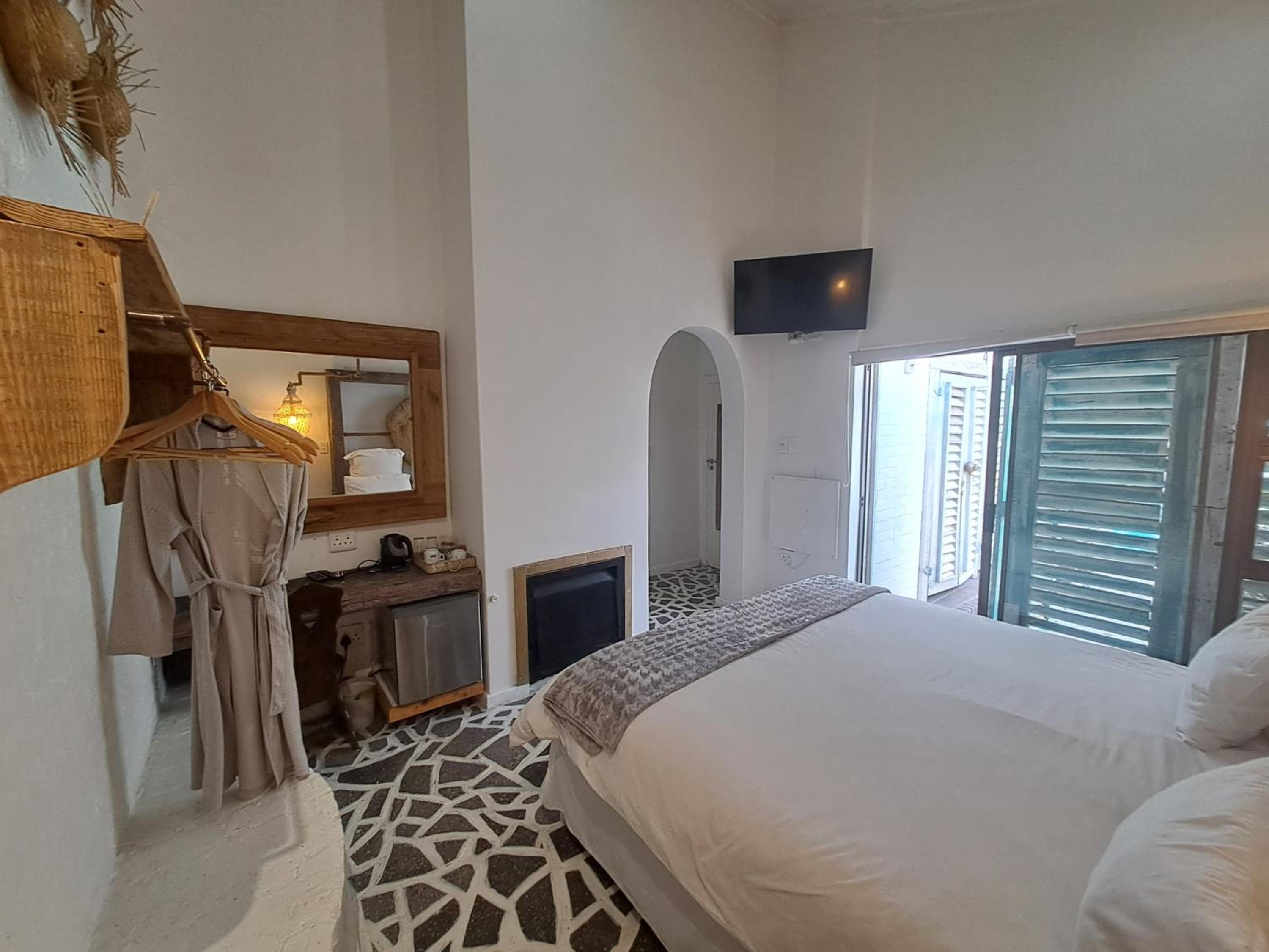 Deluxe Double Or Twin Room With Pool Access photo 3