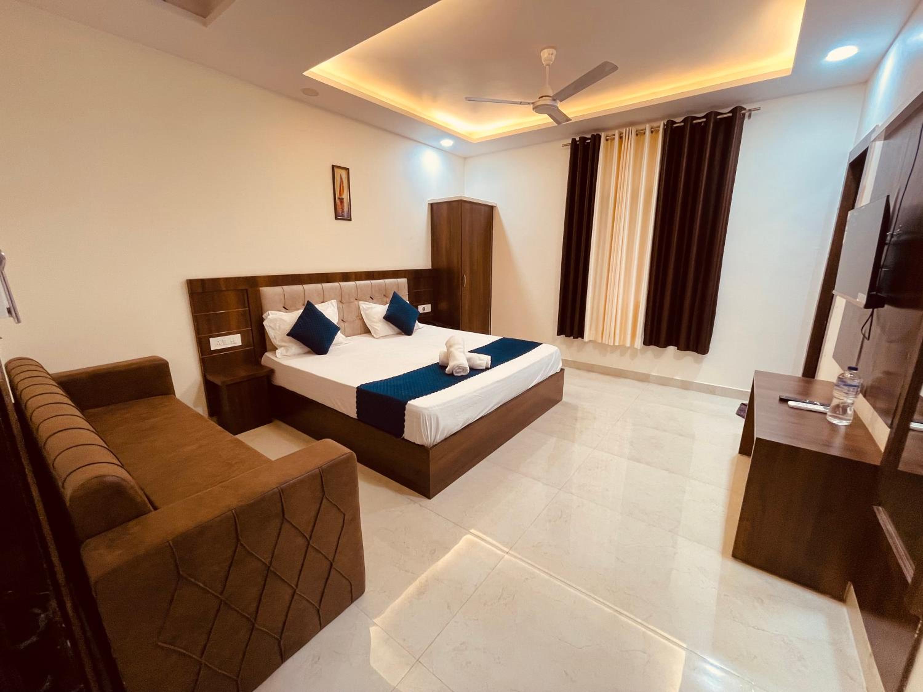 Deluxe King Room