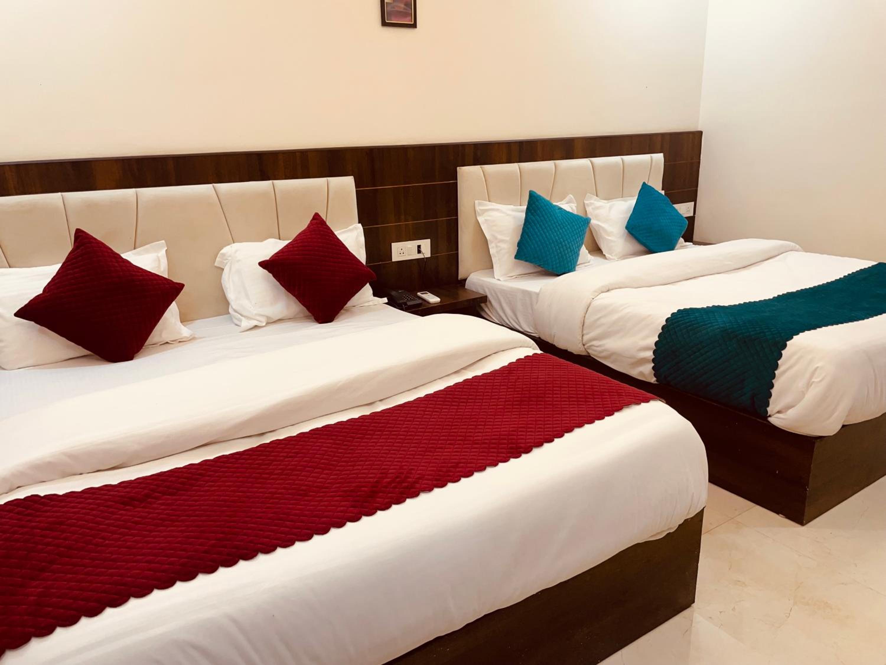 Deluxe Family Suite