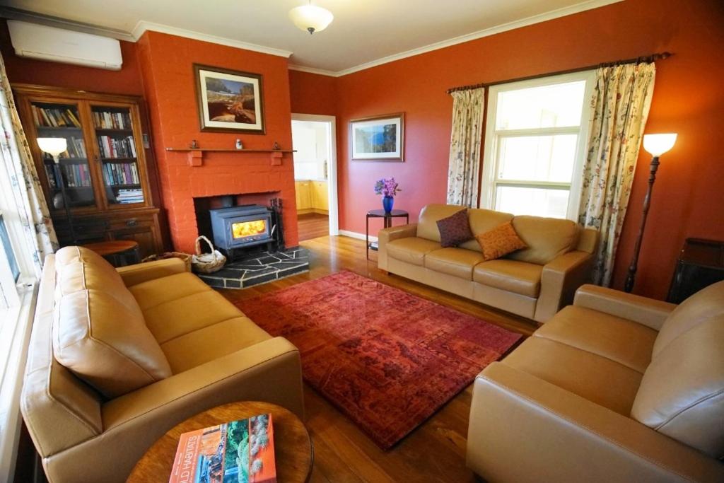 Four-Bedroom House photo 3