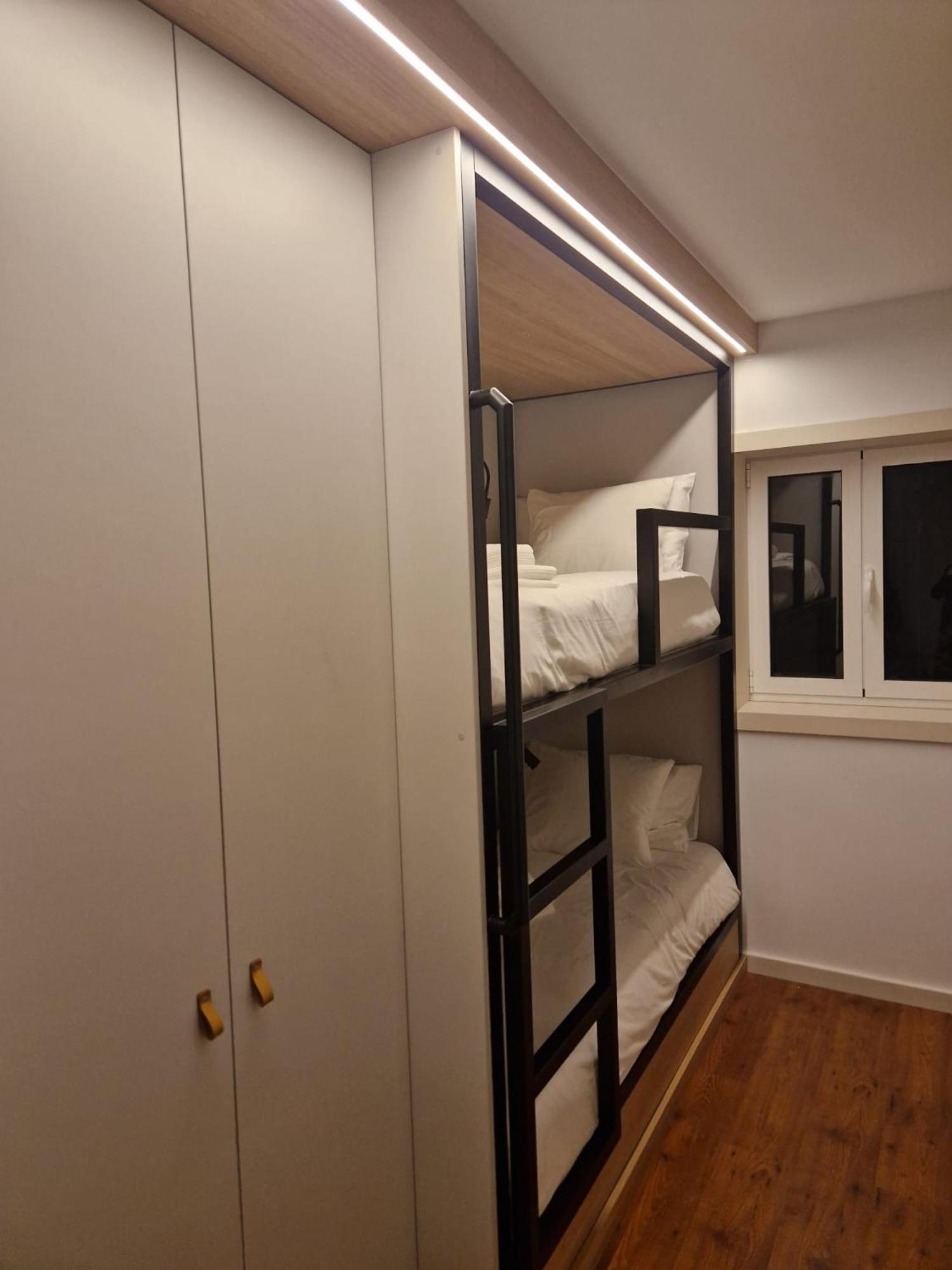 Twin Room with Shared Bathroom photo 3