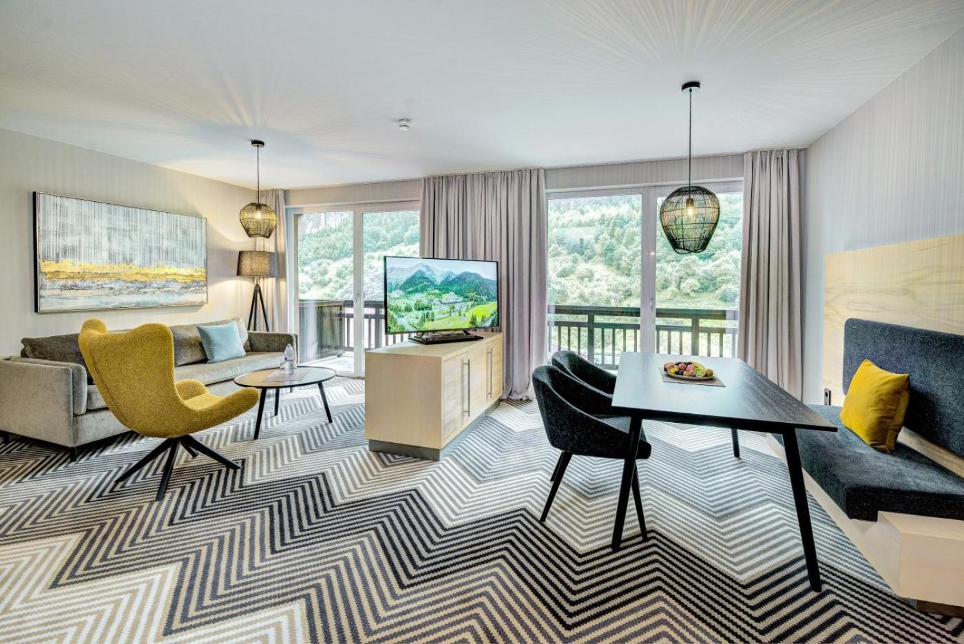 Junior Suite with Balcony photo 1