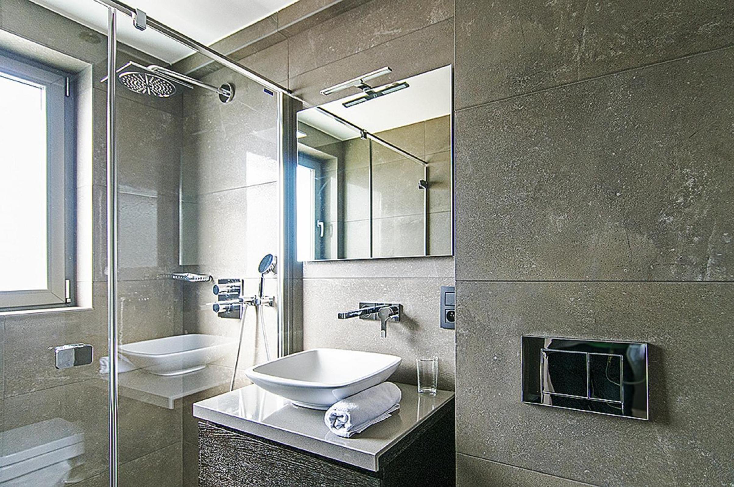 Triple Room - Photo 6