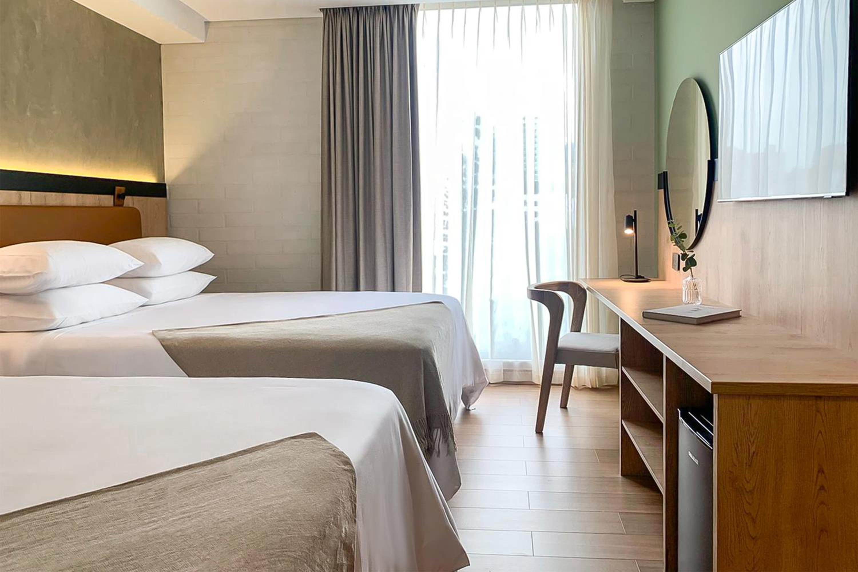  2 Queen Beds, Premium Room photo 2