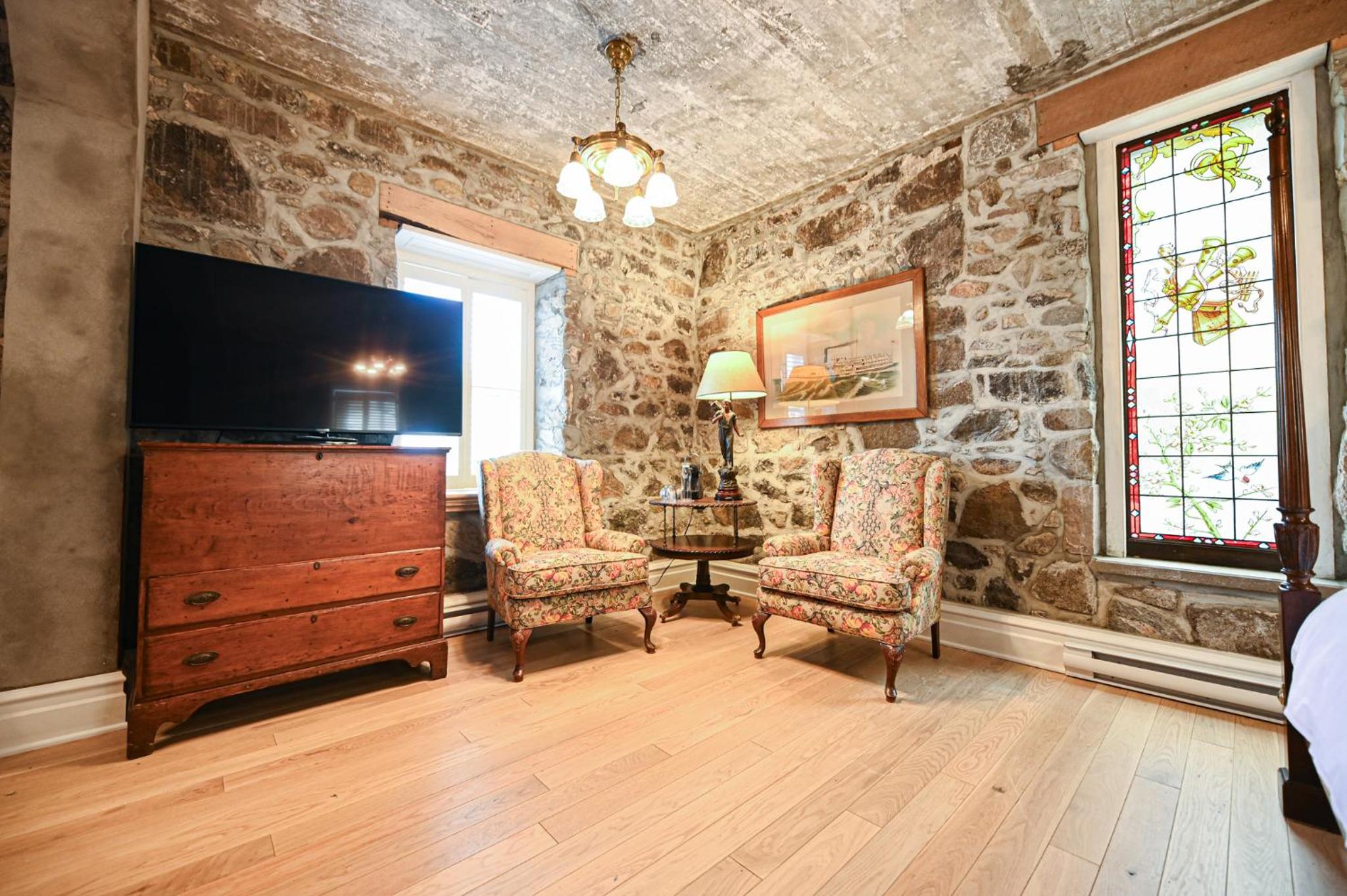 Pavilion King Suite  - Photo 3
