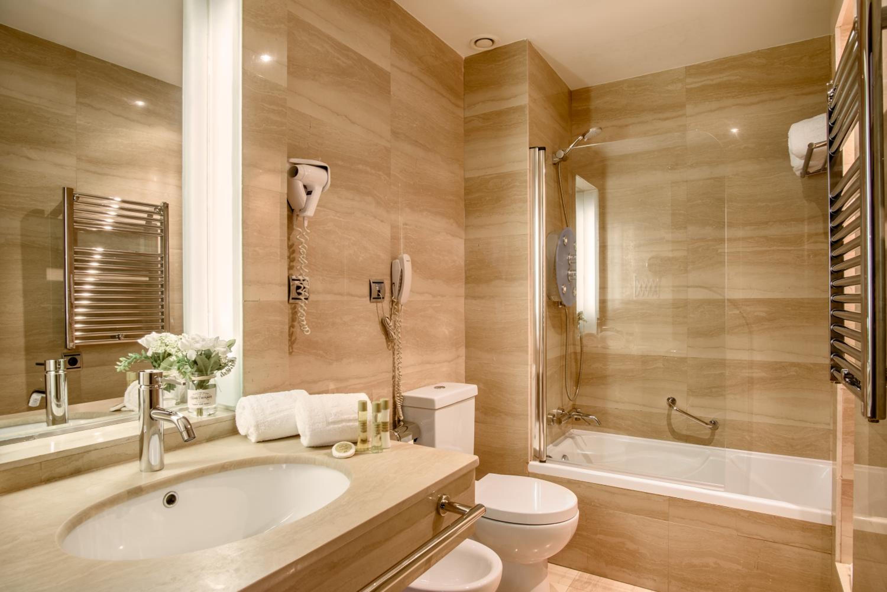 Family Suite - Photo 2