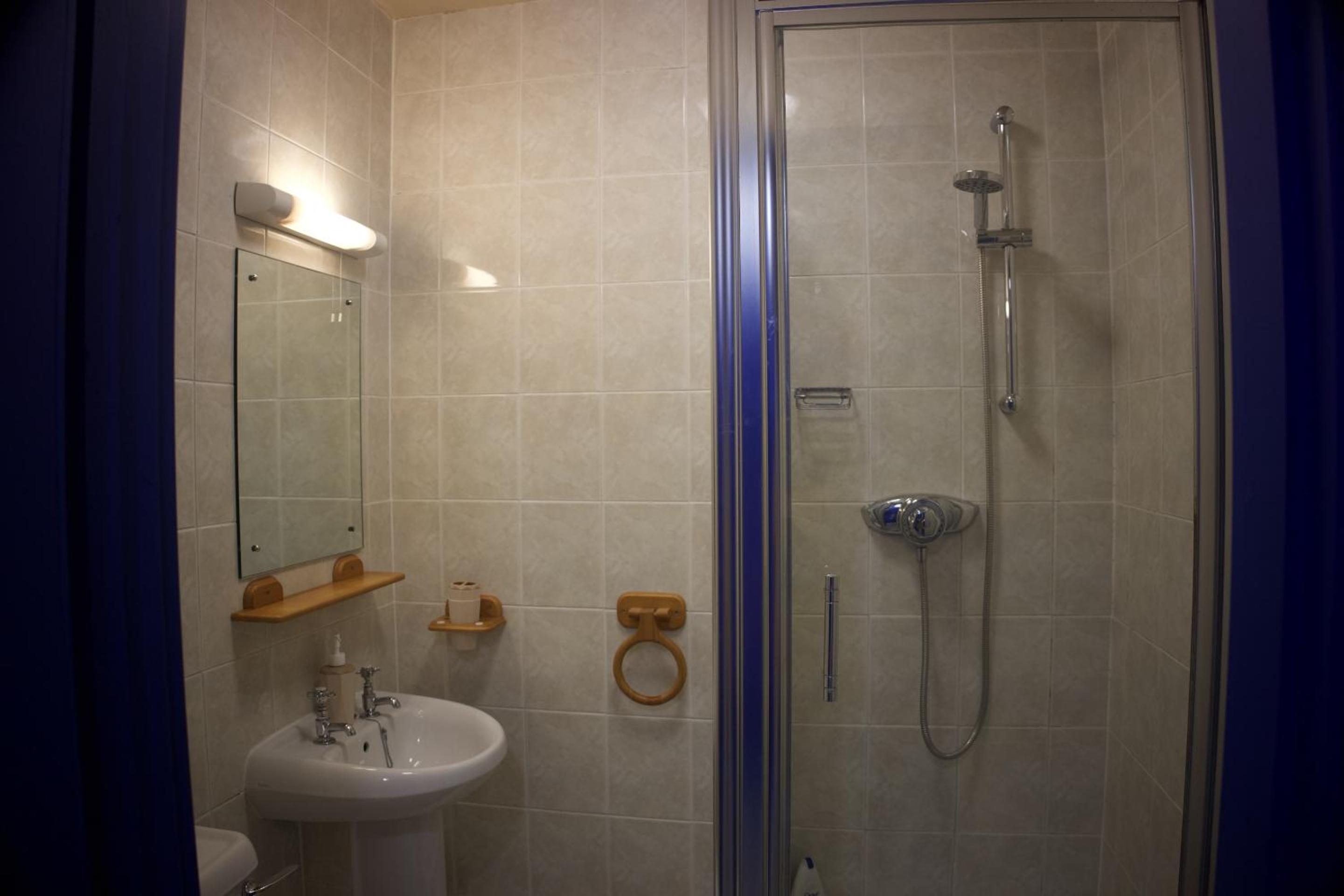 Twin Room with Shower - Photo 53
