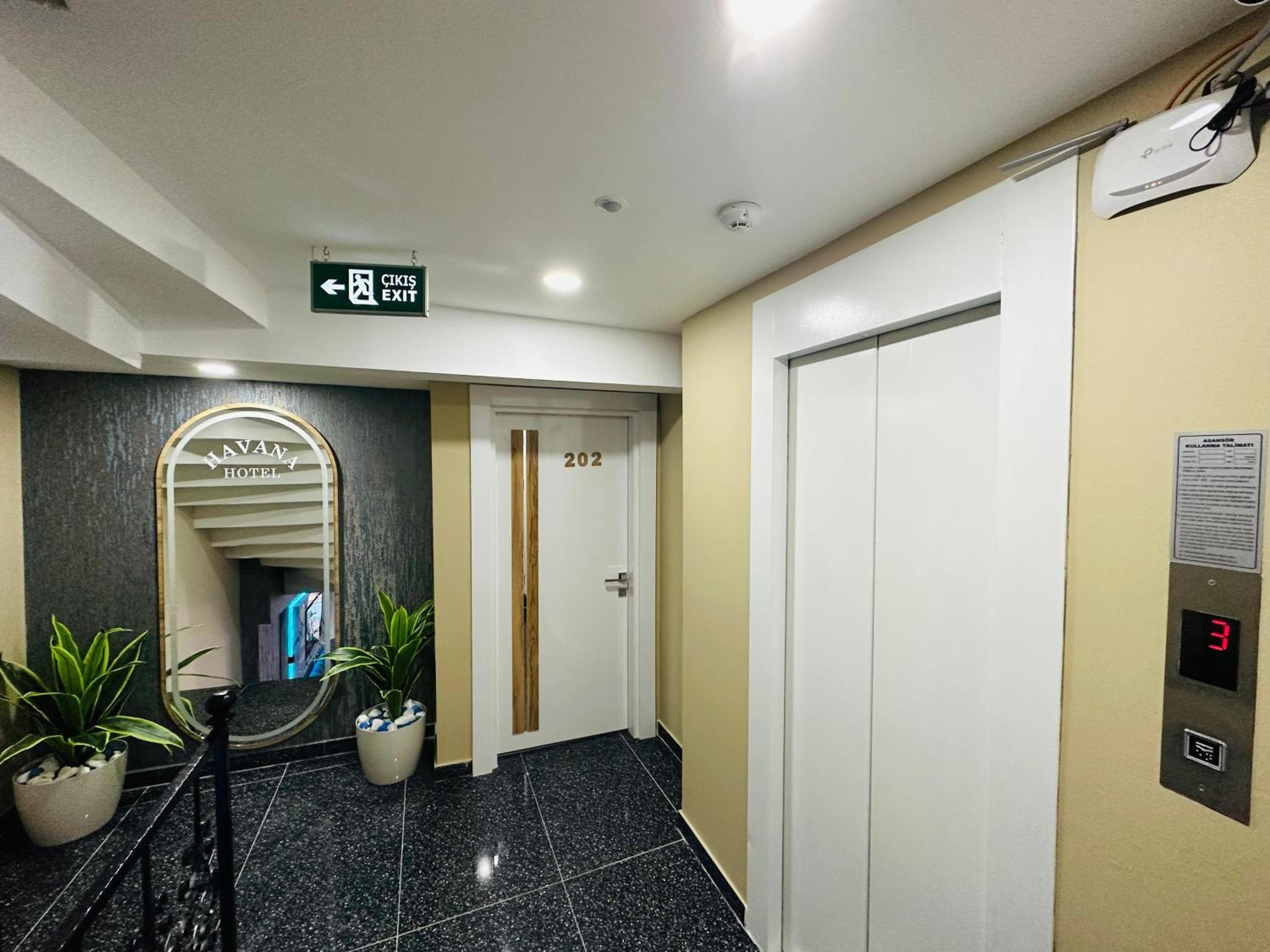 King Room with Balcony photo 1