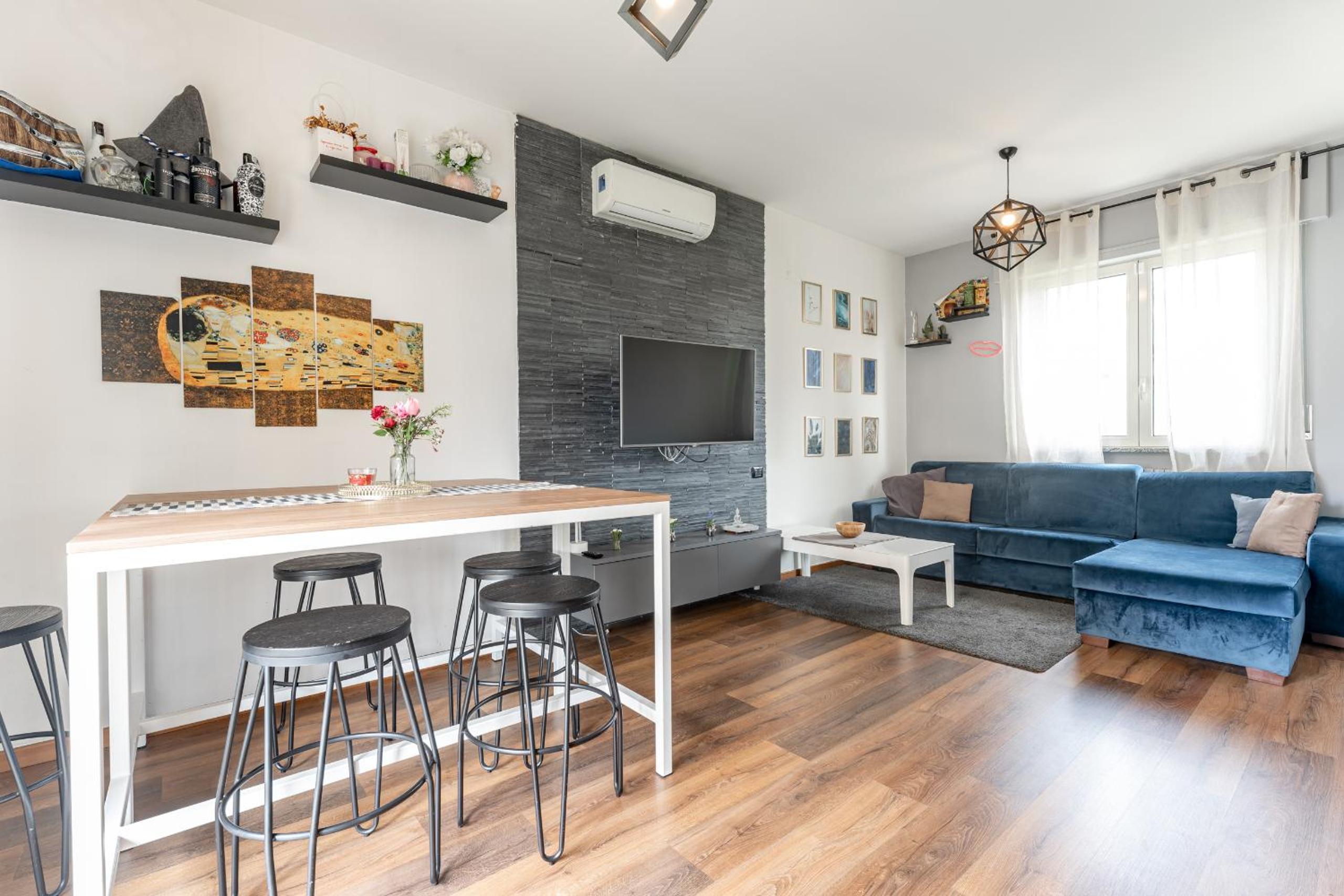 One-Bedroom House photo 1