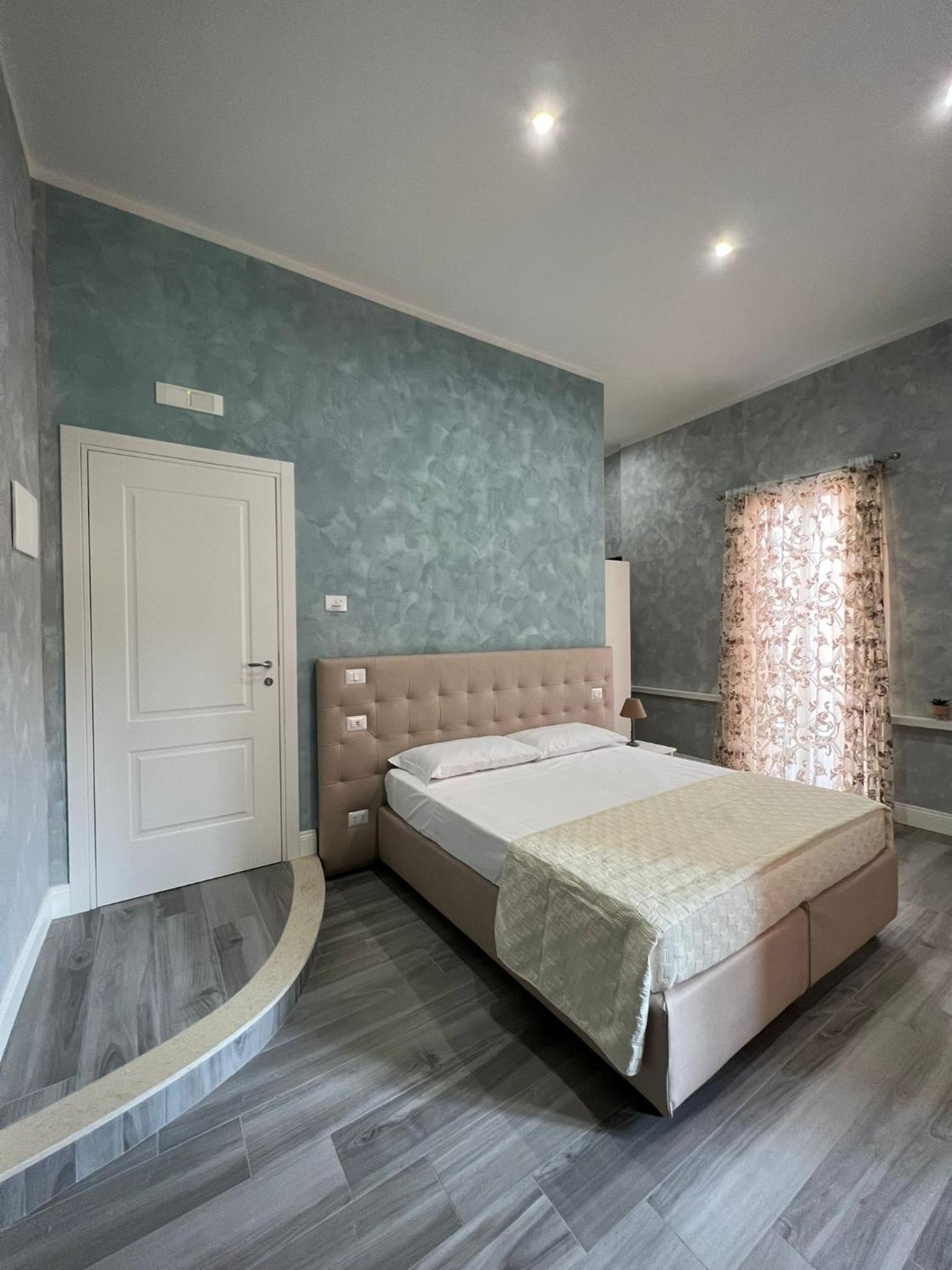 Deluxe Double or Twin Room with City View